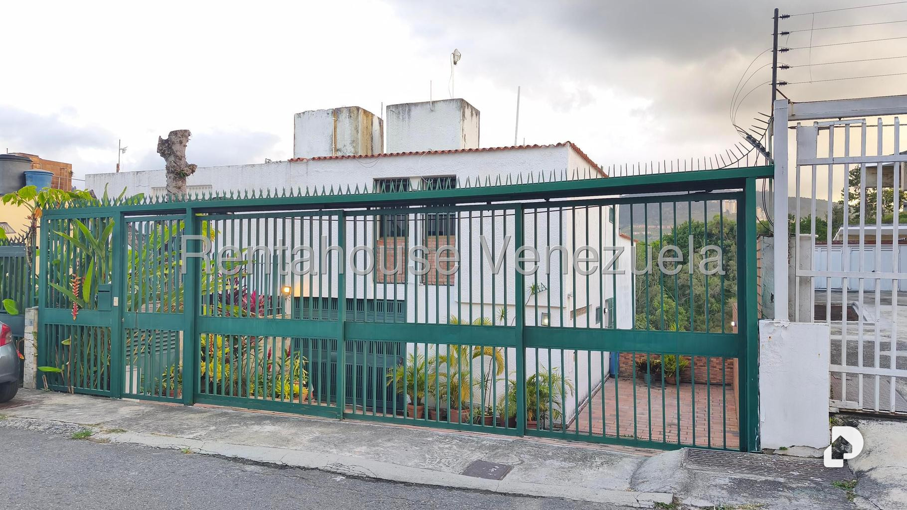 Casa en Lomas De La Trinidad, Caracas – 1