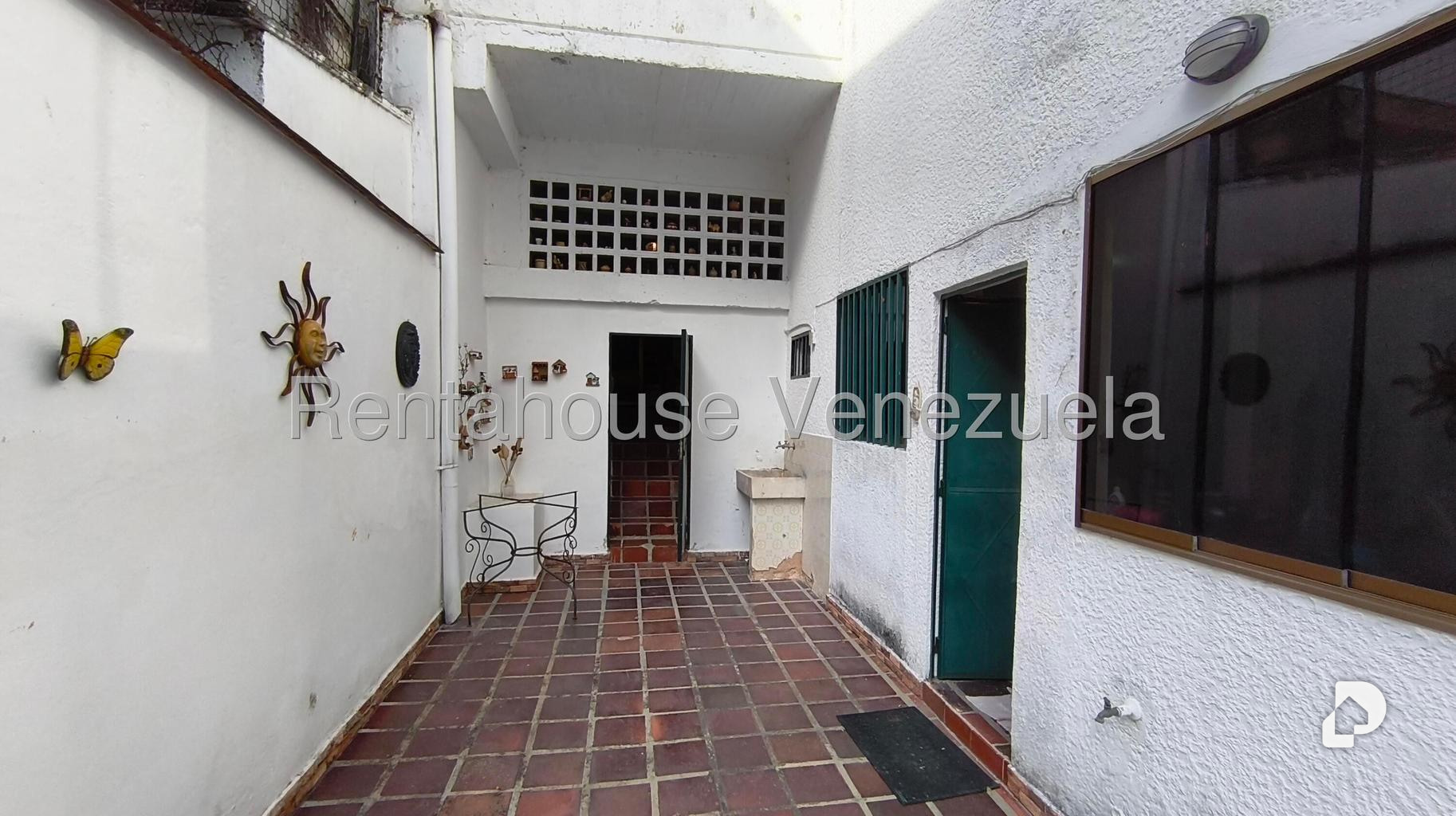 Casa en Lomas De La Trinidad, Caracas – 30