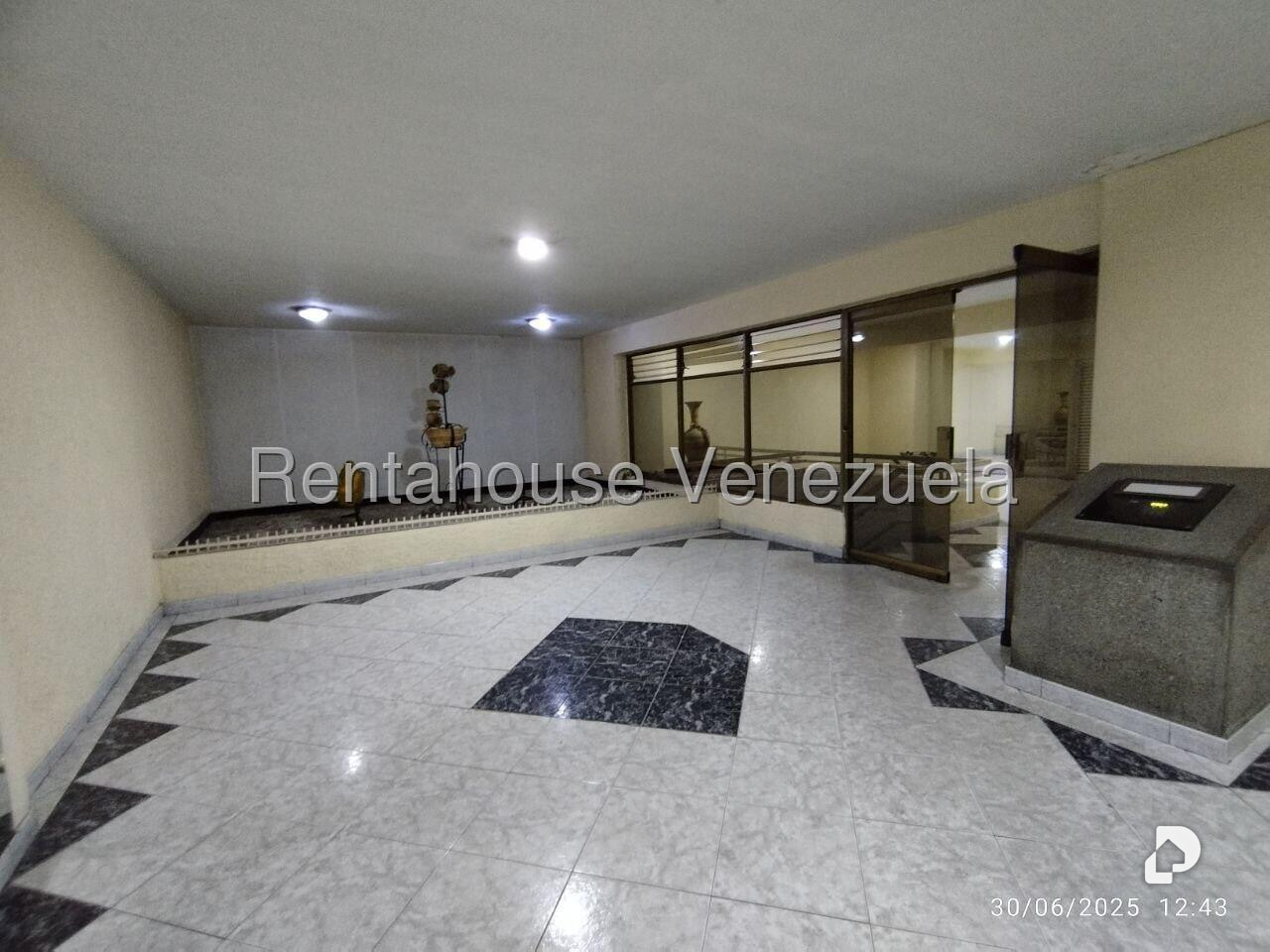 Apartamento en El Paraíso, Caracas – 11
