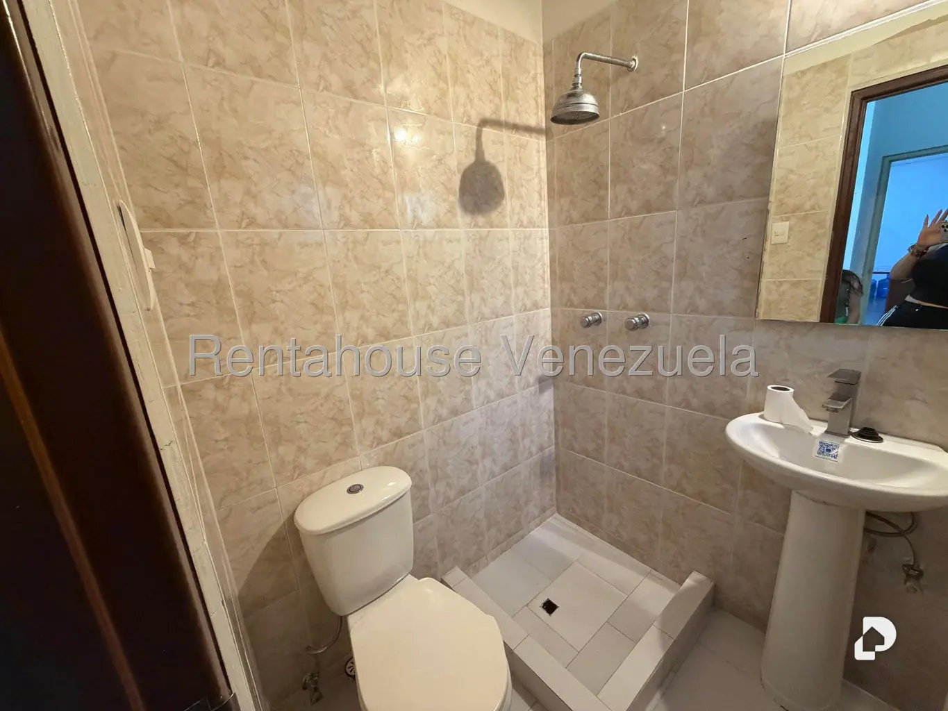Casa en Lomas de Prados del Este, Caracas – 30
