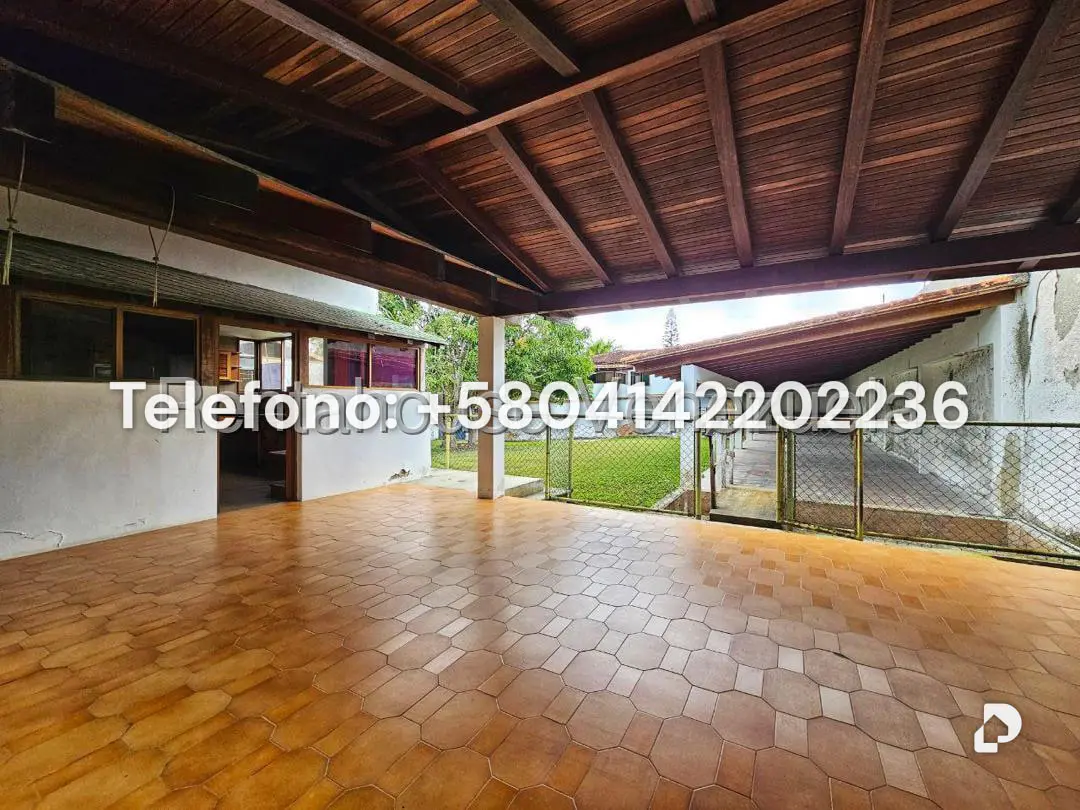 Casa en Lomas de La Lagunita, Caracas – 25