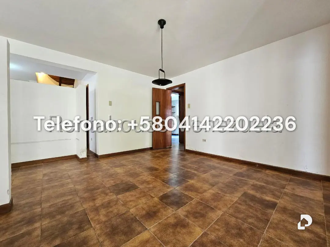 Casa en Lomas de La Lagunita, Caracas – 34