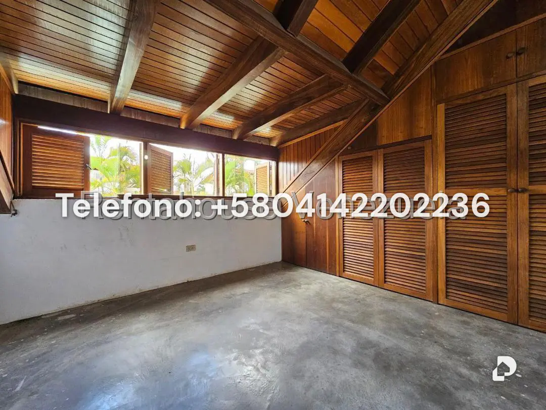 Casa en Lomas de La Lagunita, Caracas – 53