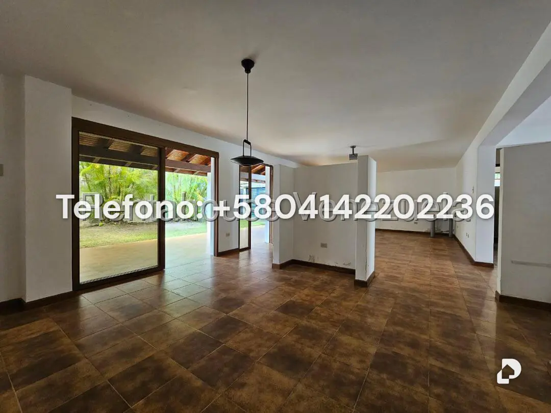 Casa en Lomas de La Lagunita, Caracas – 13