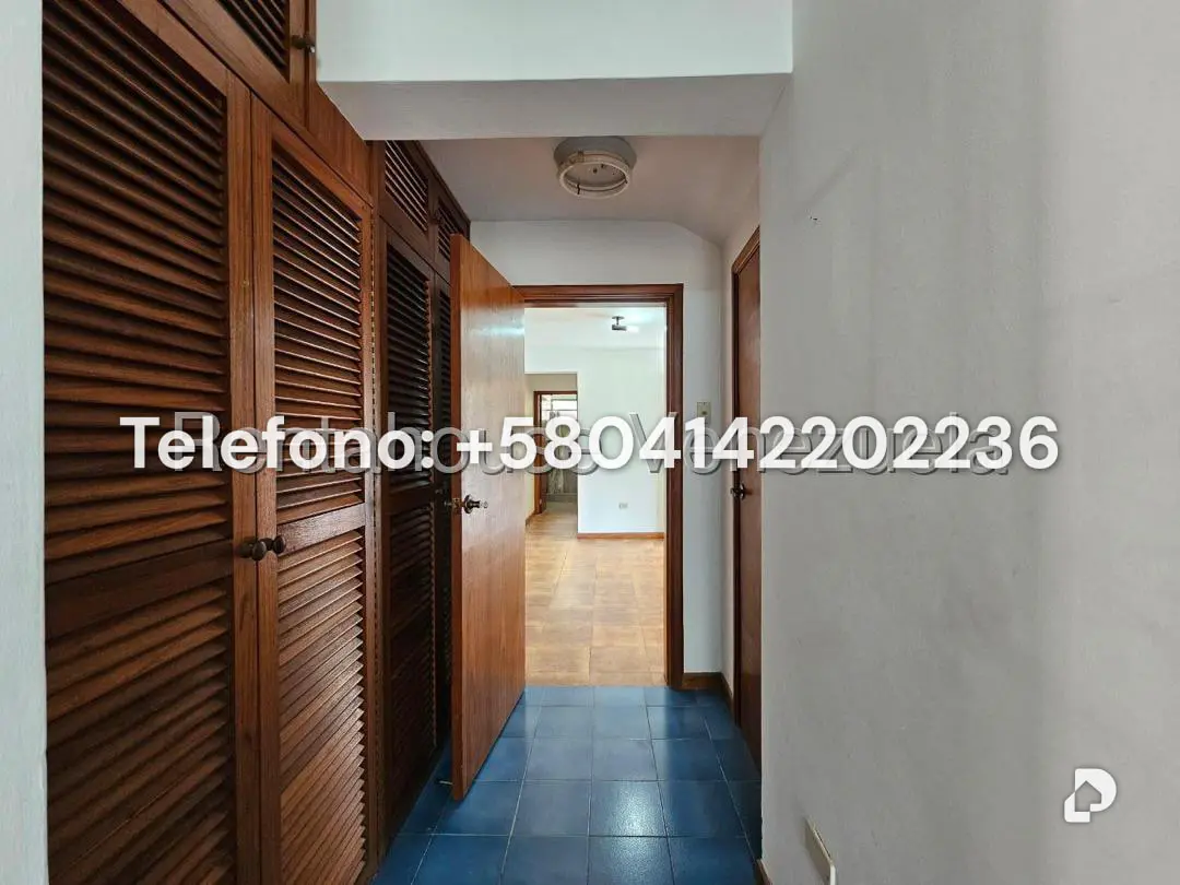 Casa en Lomas de La Lagunita, Caracas – 38