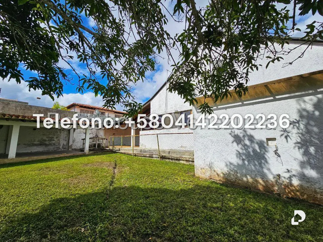 Casa en Lomas de La Lagunita, Caracas – 18