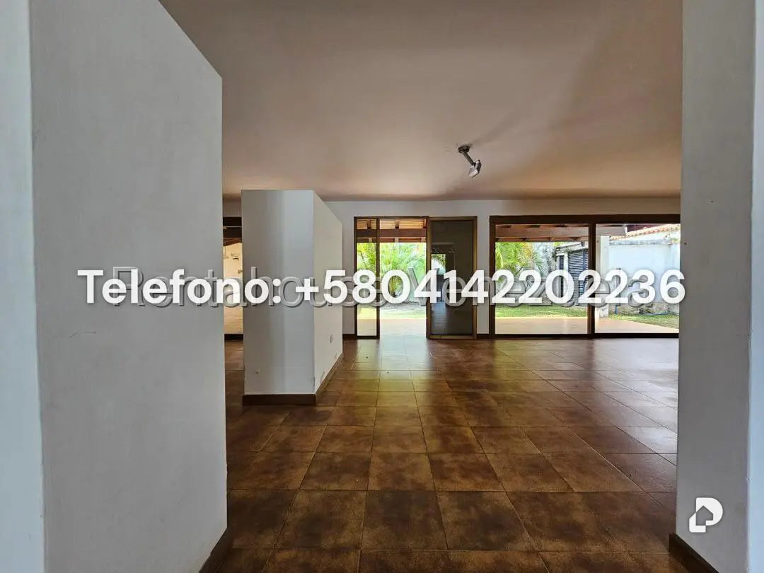 Casa en Lomas de La Lagunita, Caracas – 12
