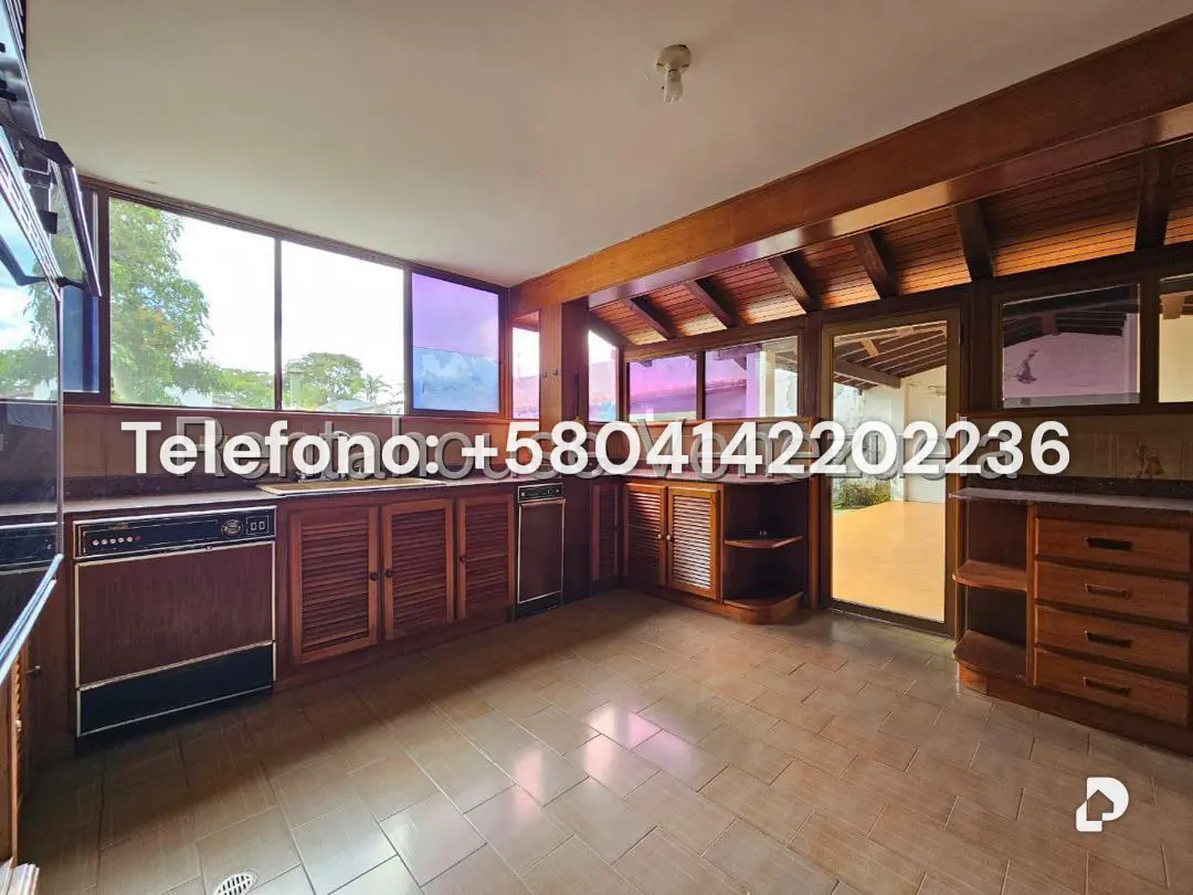 Casa en Lomas de La Lagunita, Caracas – 28