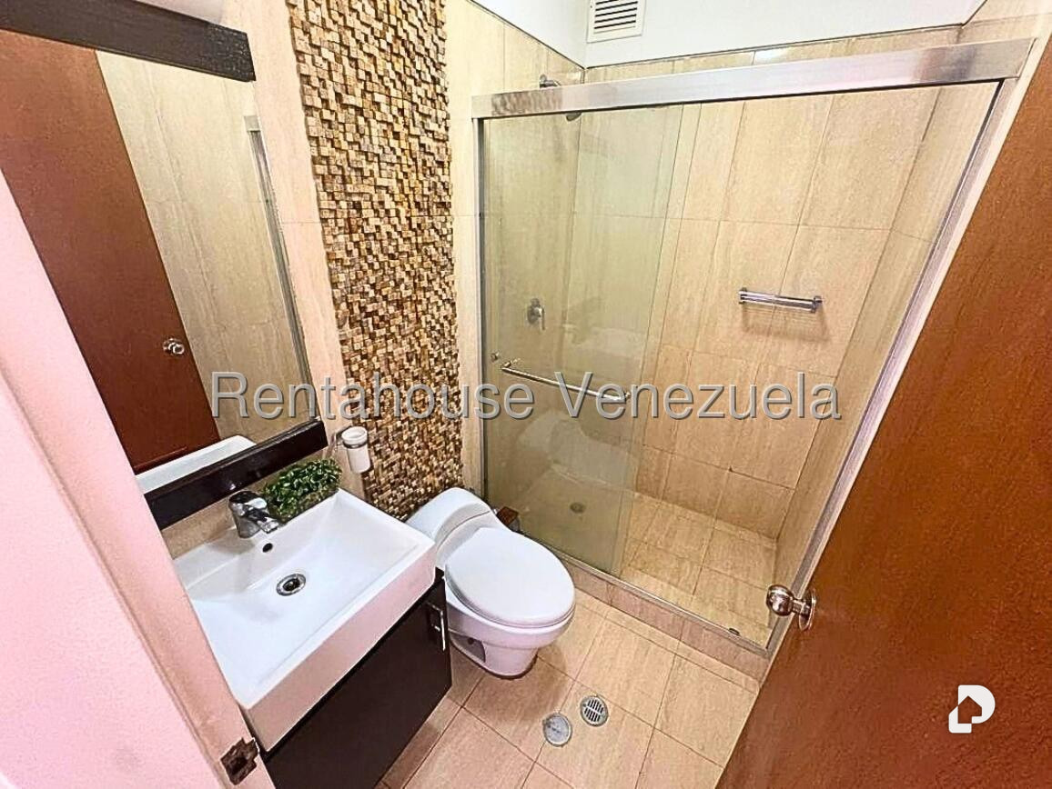 Apartamento en El Rosal, Caracas – 25