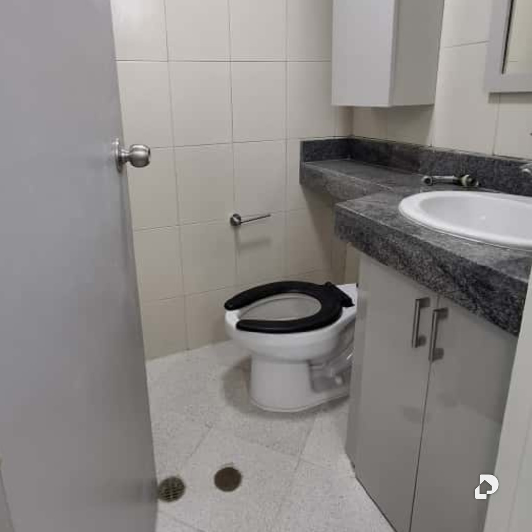 Office in La Lagunita, Caracas – 7