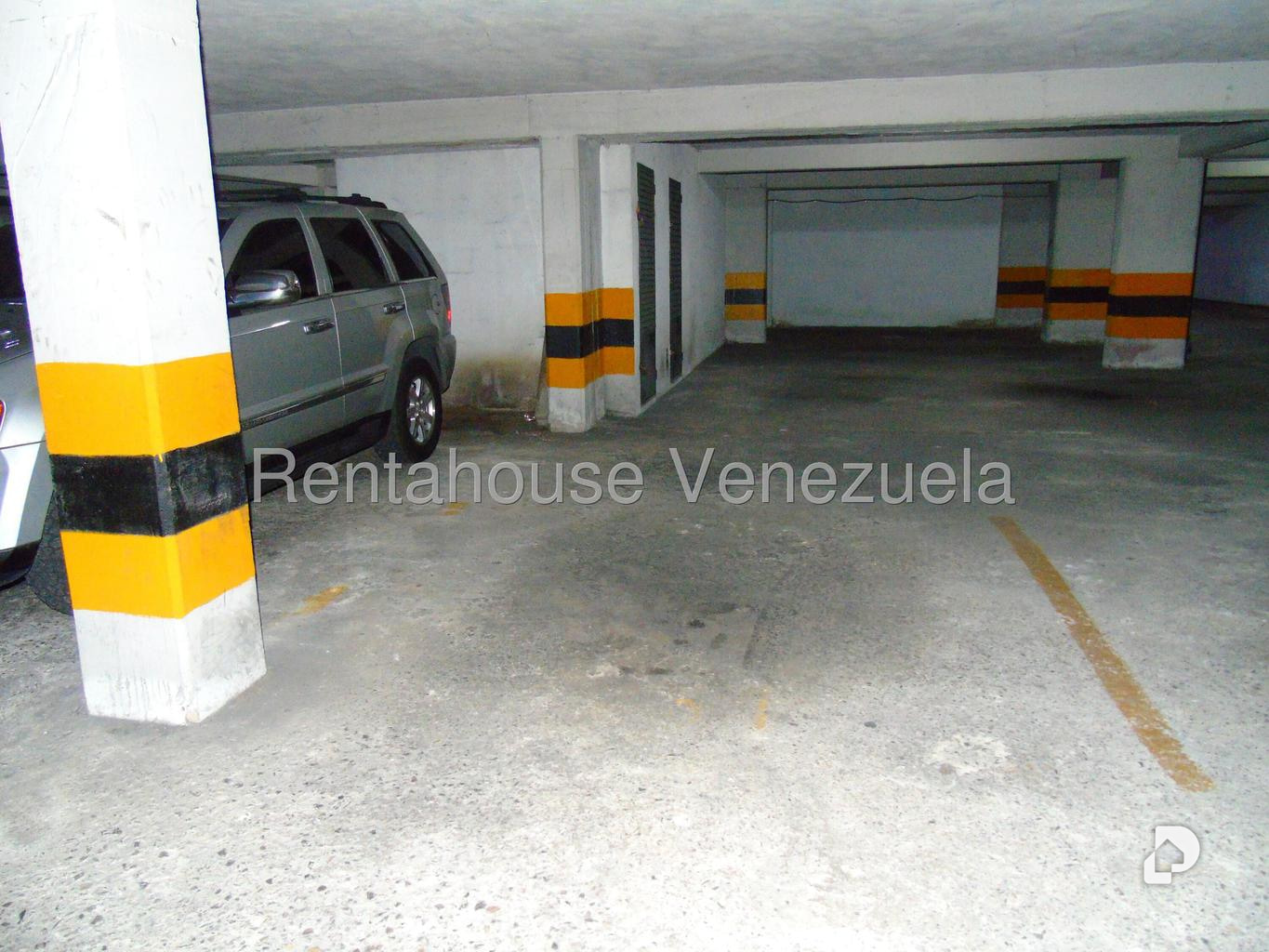 Apartamento en Los Palos Grandes, Caracas – 24