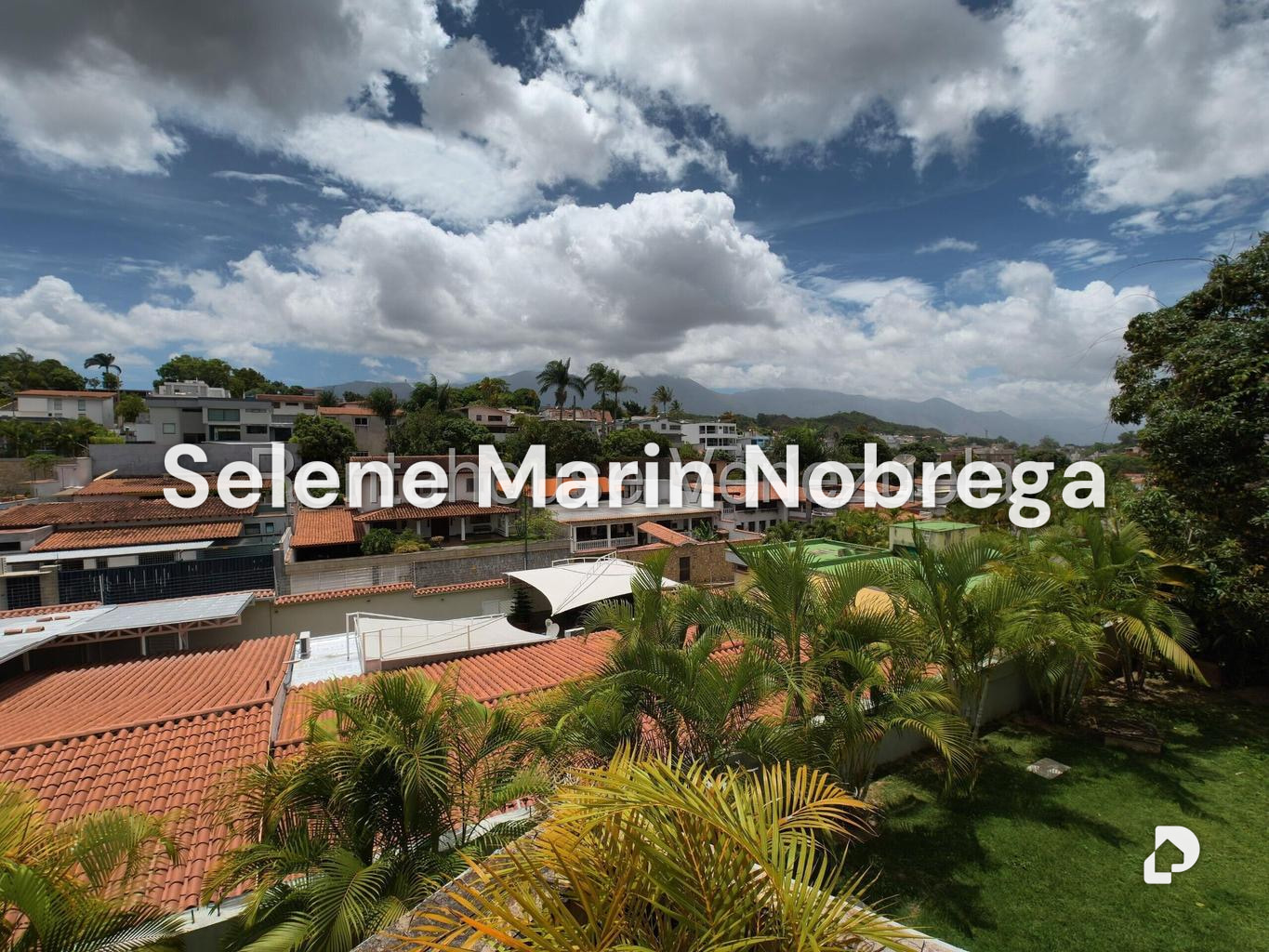 Casa en Cumbres de Curumo, Caracas – 25