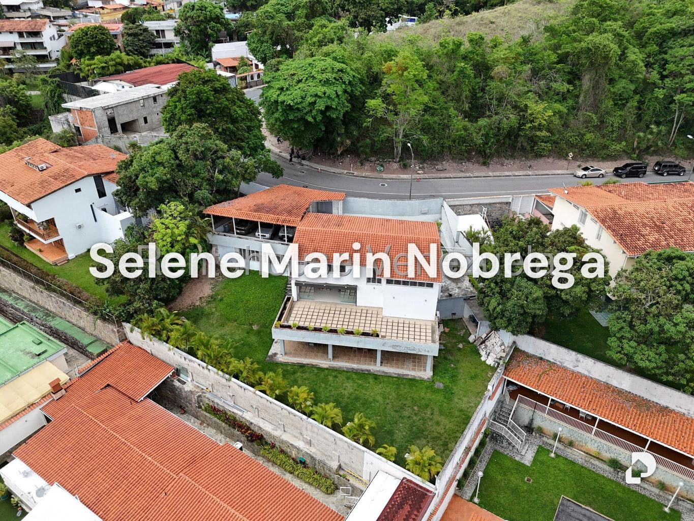 Casa en Cumbres de Curumo, Caracas – 2