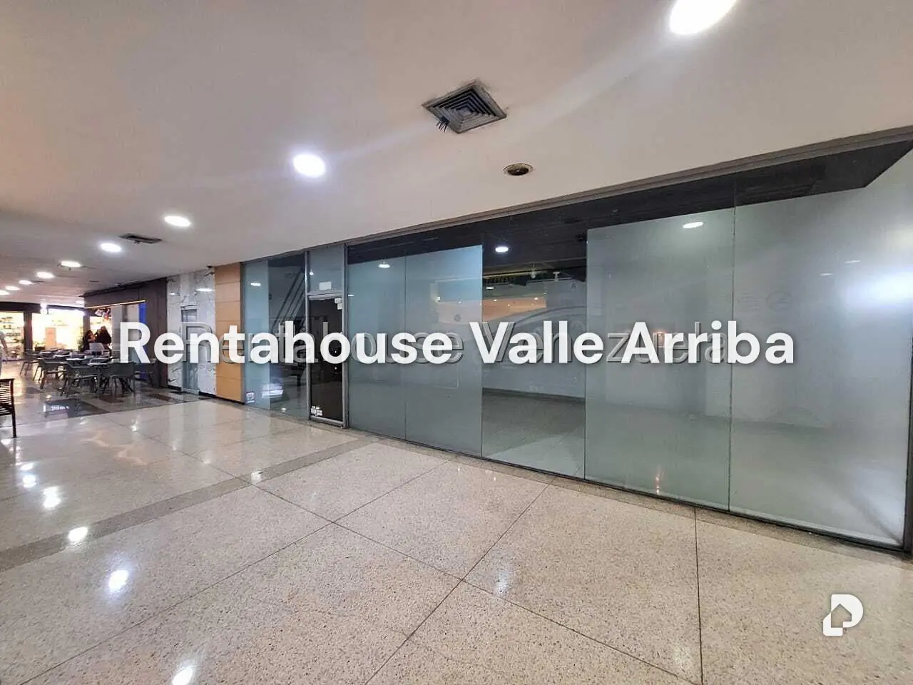 Local comercial en Chuao, Caracas – 2