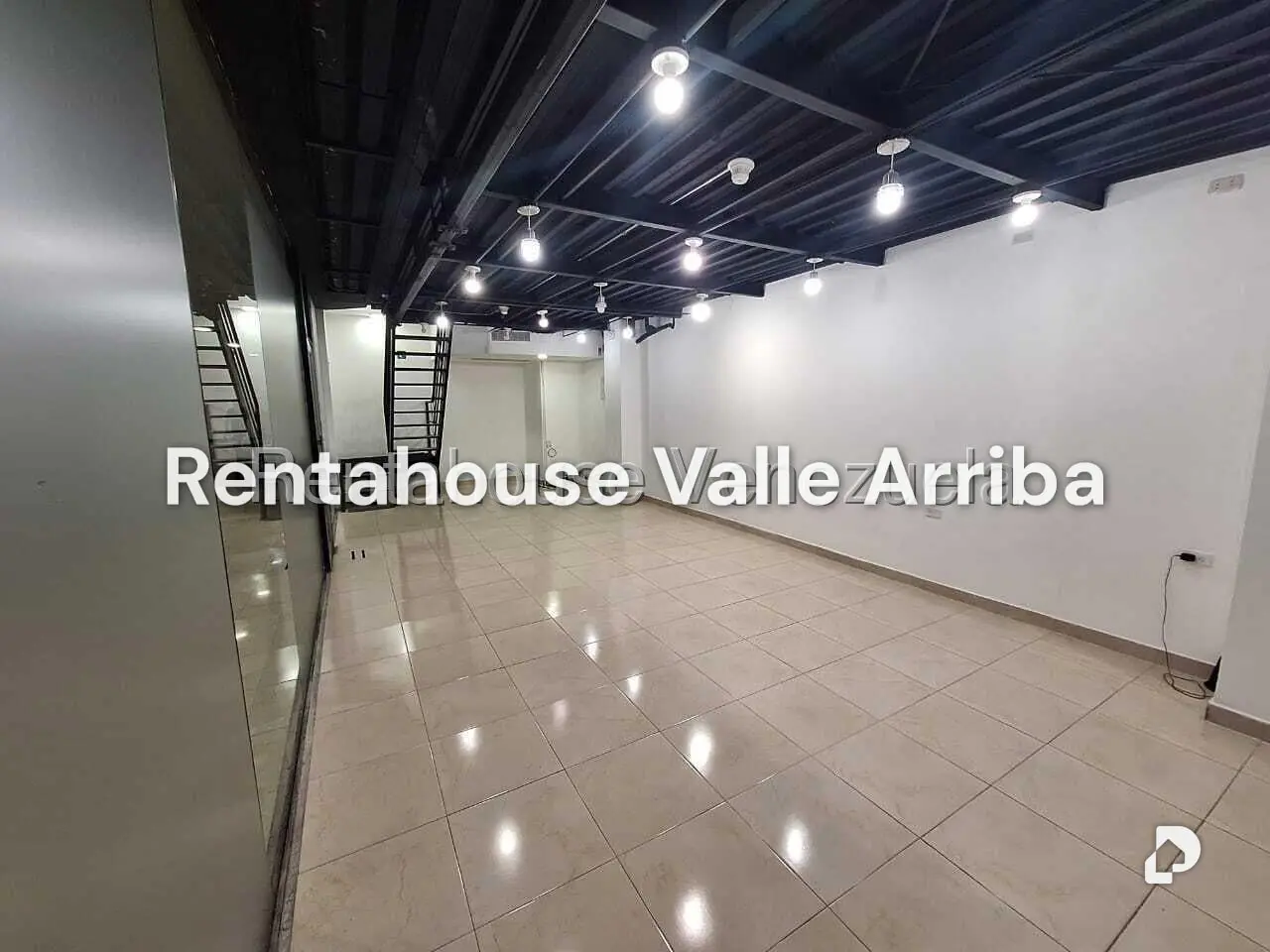 Local comercial en Chuao, Caracas – 5