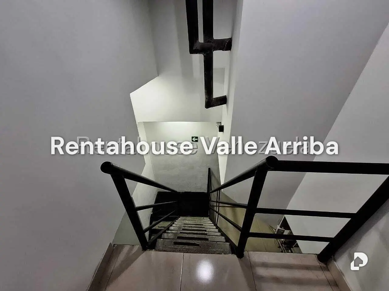 Local comercial en Chuao, Caracas – 11