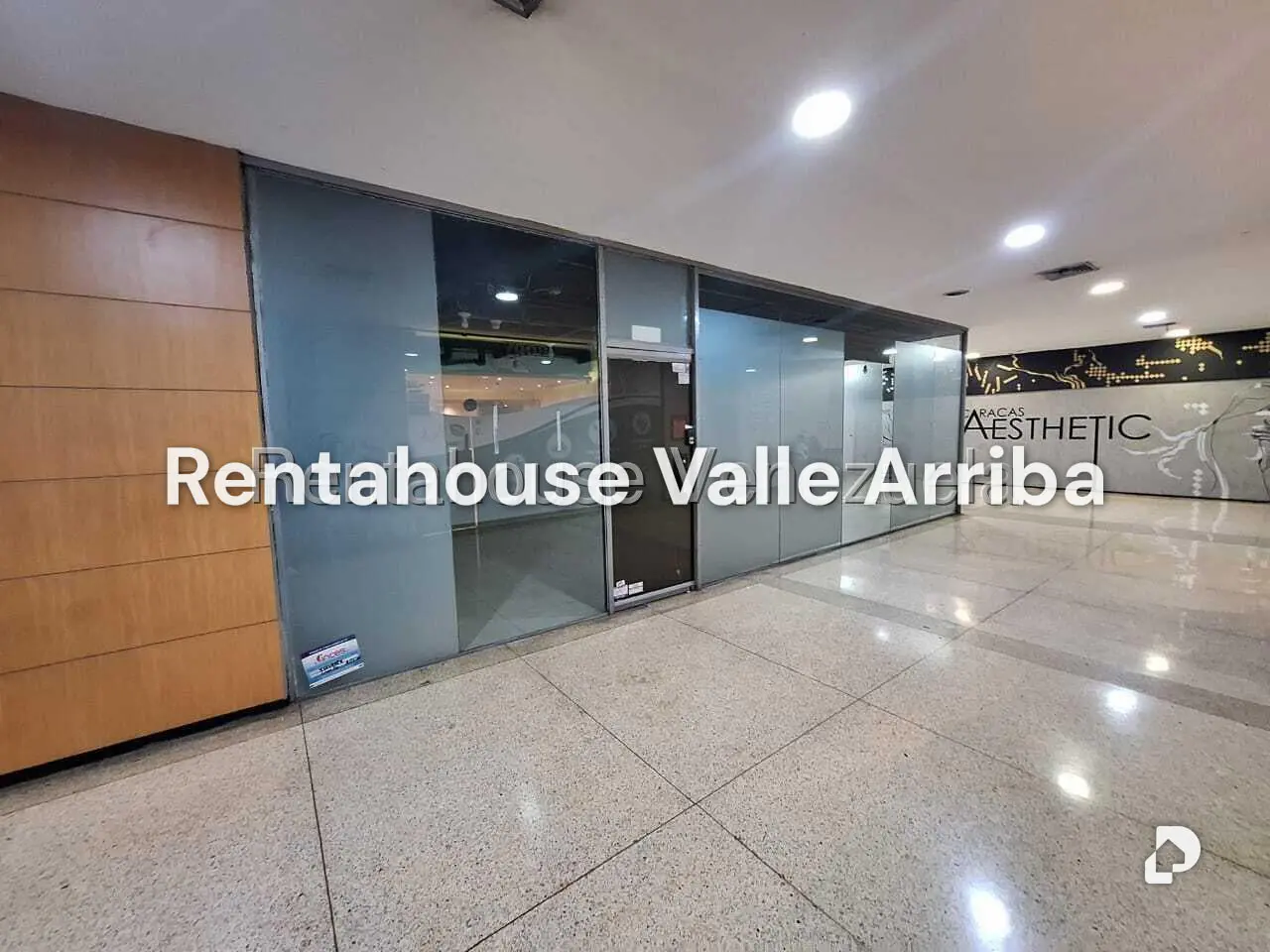 Local comercial en Chuao, Caracas – 1