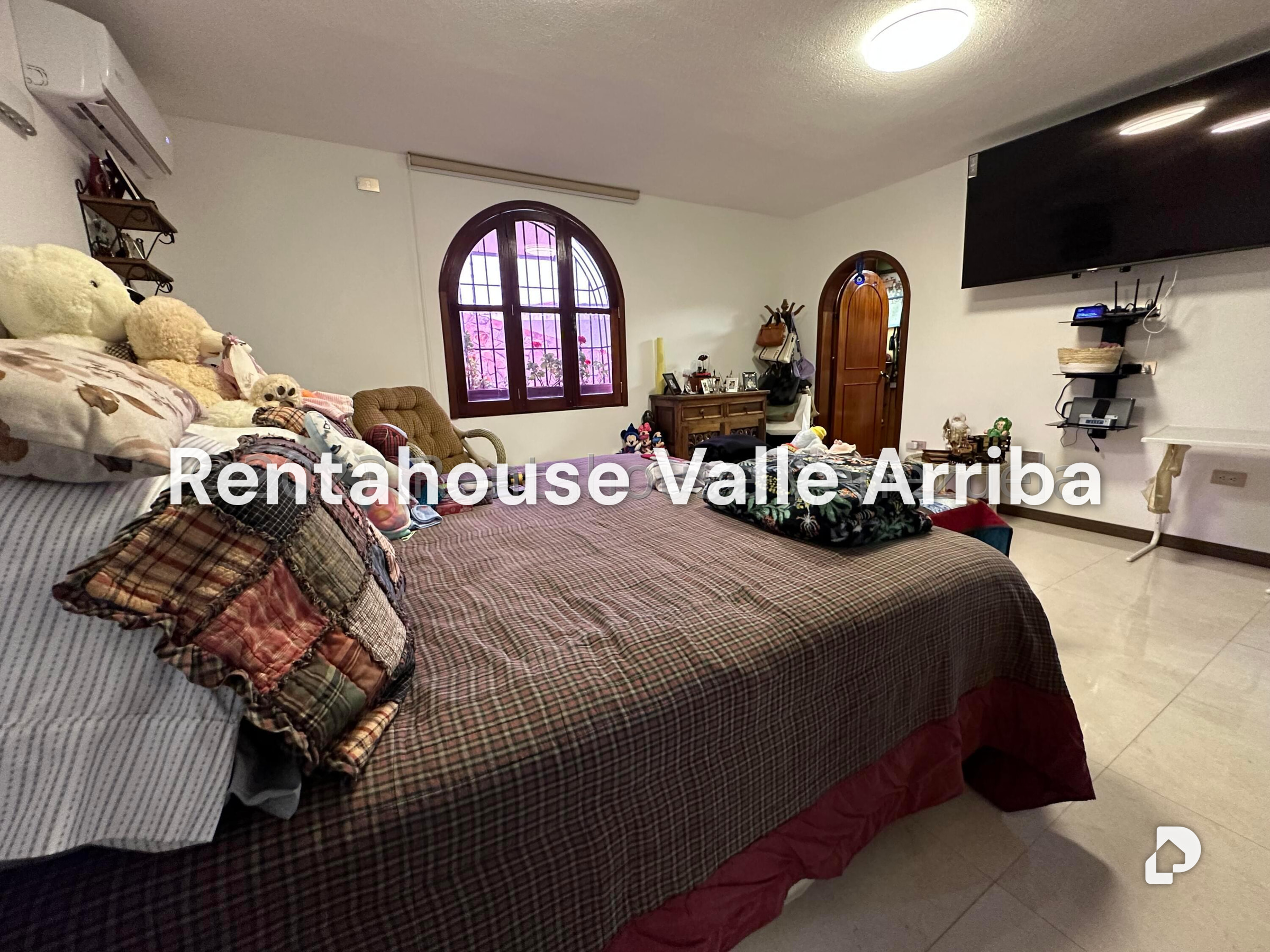House in El Cafetal, Caracas – 26