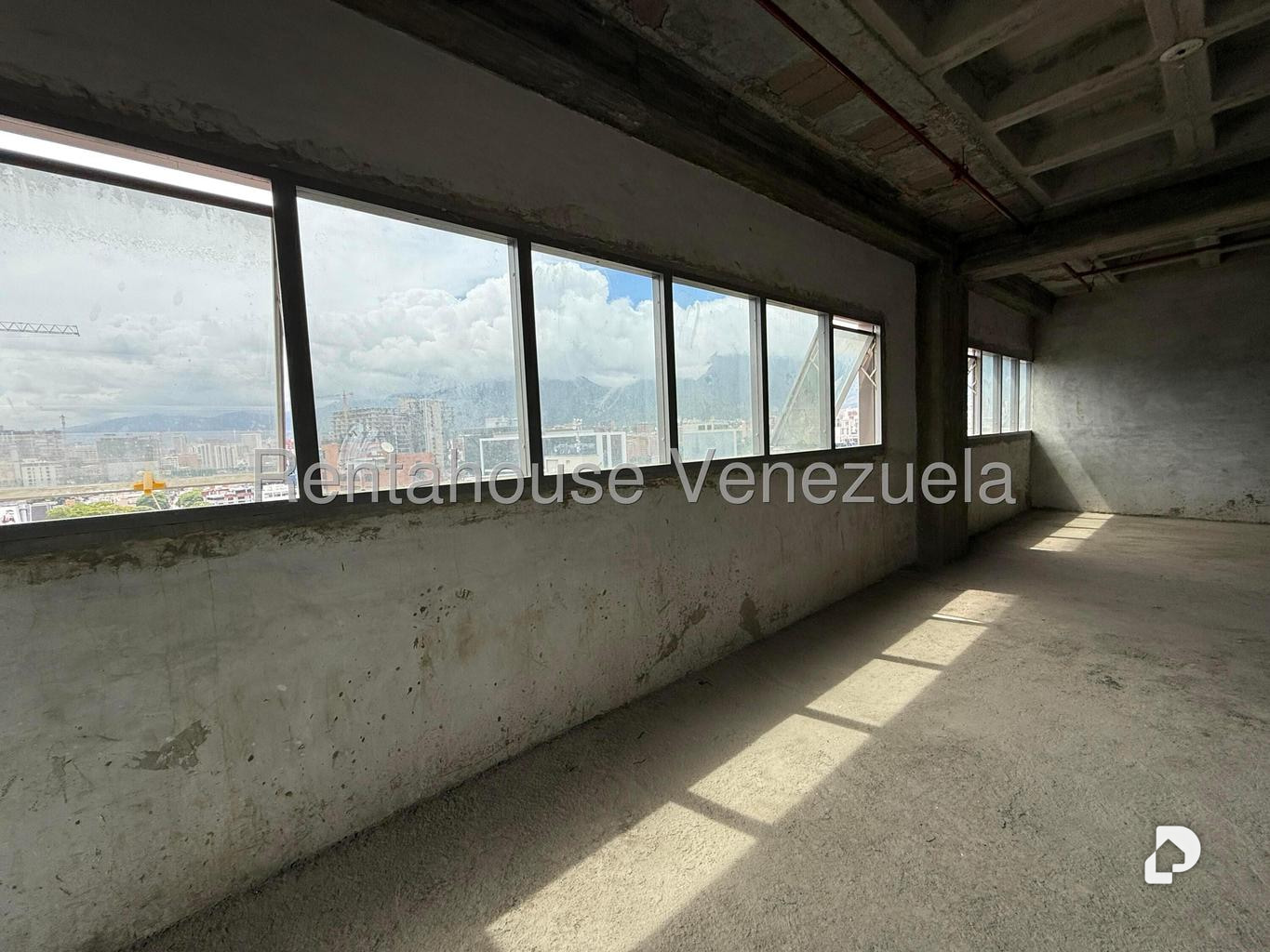 Oficina en Las Mercedes, Caracas – 12