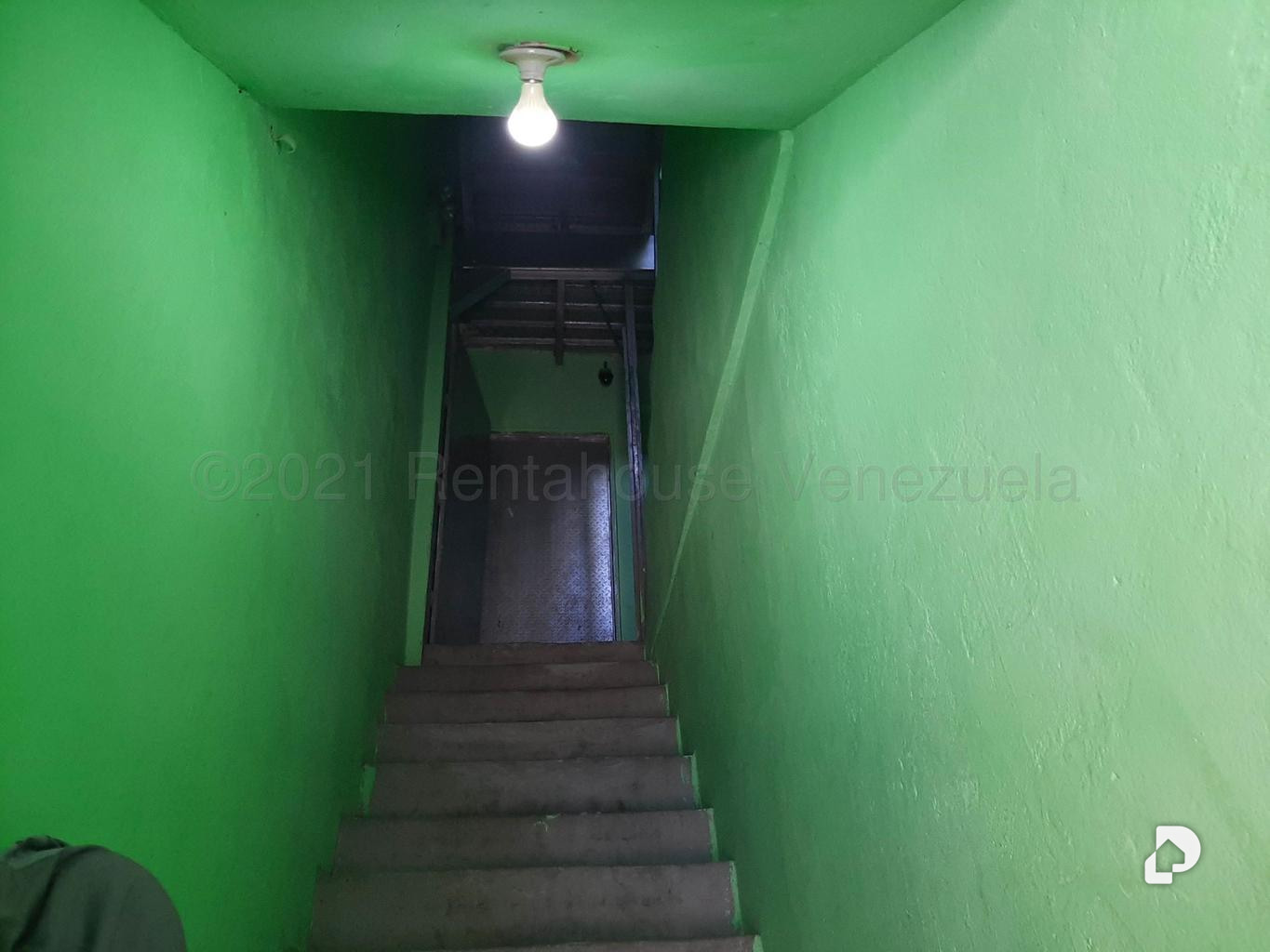 Edificio en Cementerio, Caracas – 14