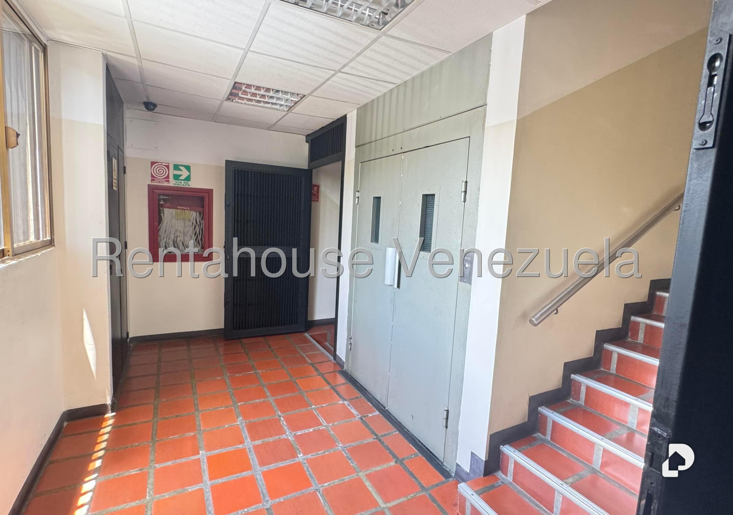 Edificio en Parroquia La Candelaria, Caracas – 3