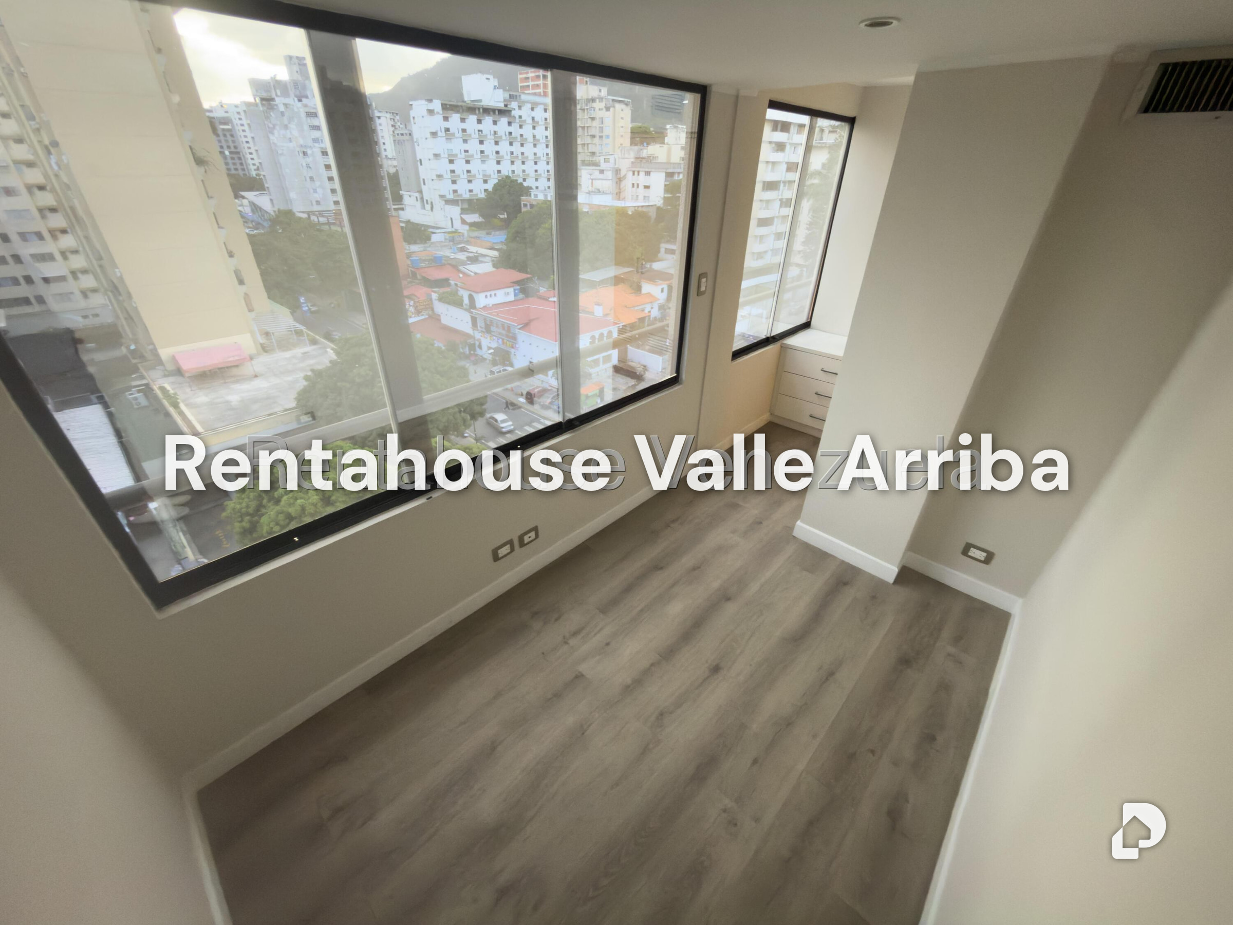 Apartamento en Los Palos Grandes, Caracas – 13