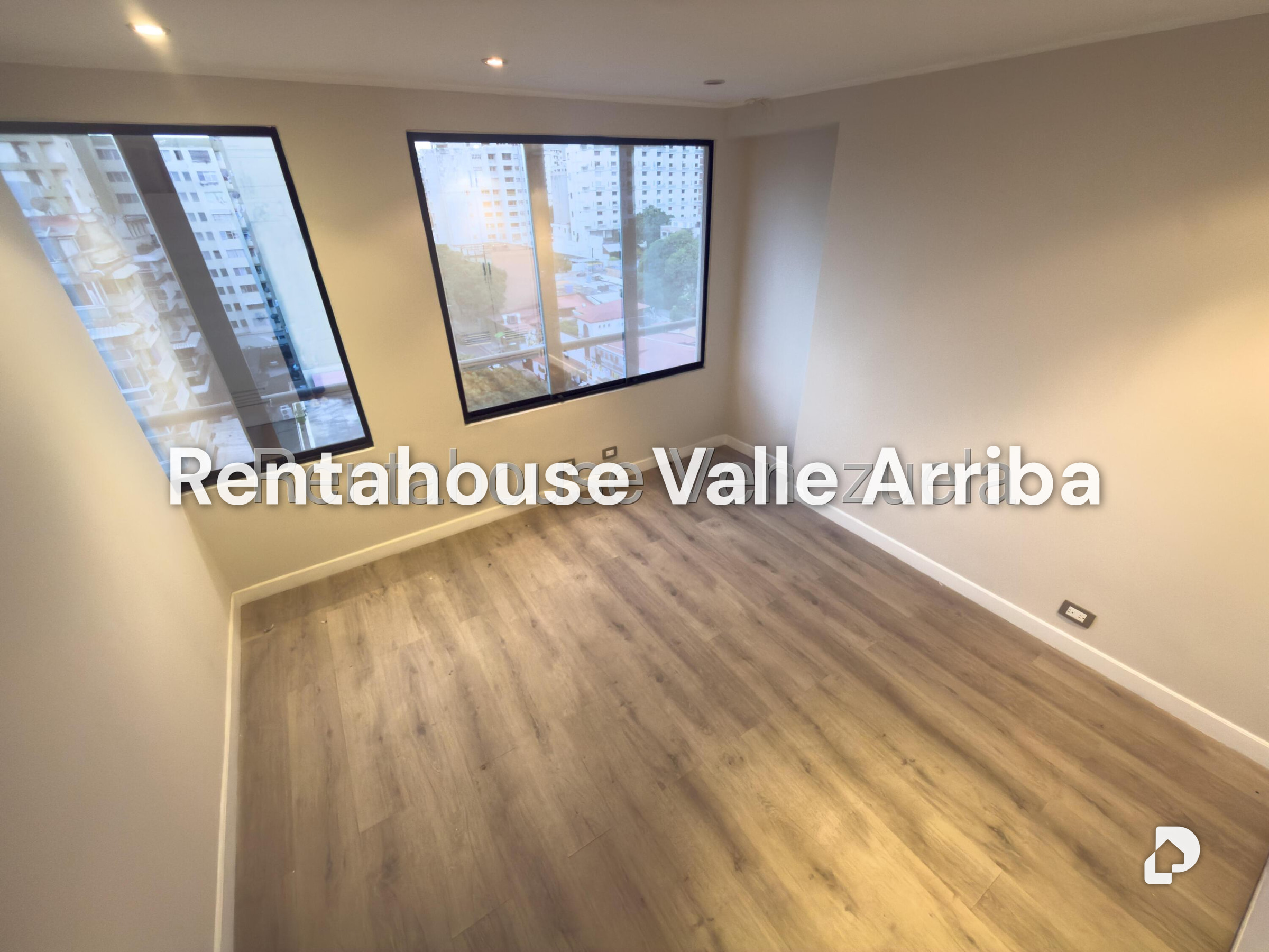 Apartamento en Los Palos Grandes, Caracas – 14