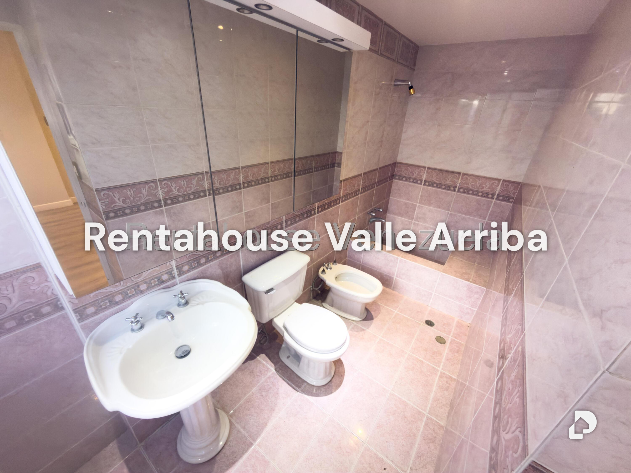 Apartamento en Los Palos Grandes, Caracas – 17