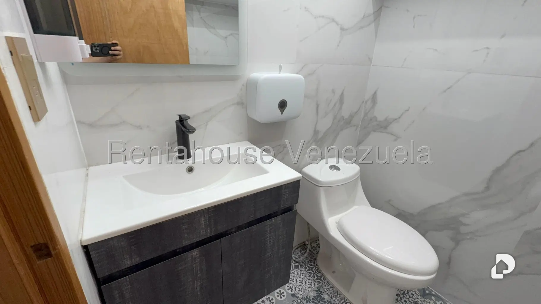 Local comercial en San Bernardino, Caracas – 29