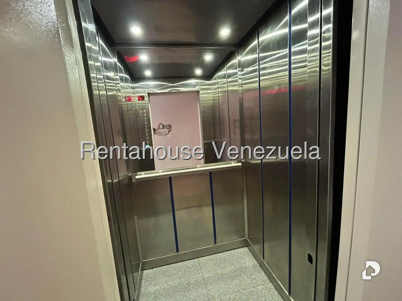 Apartamento en Oripoto, Caracas – 11