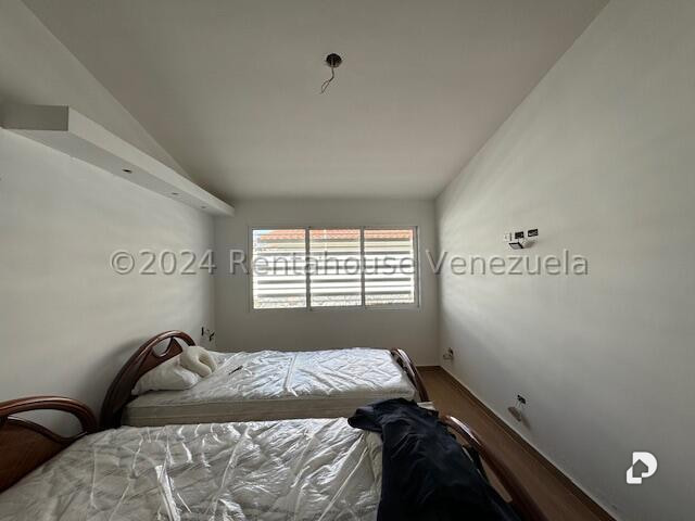 Casa en Santa Cecilia, Caracas – 28