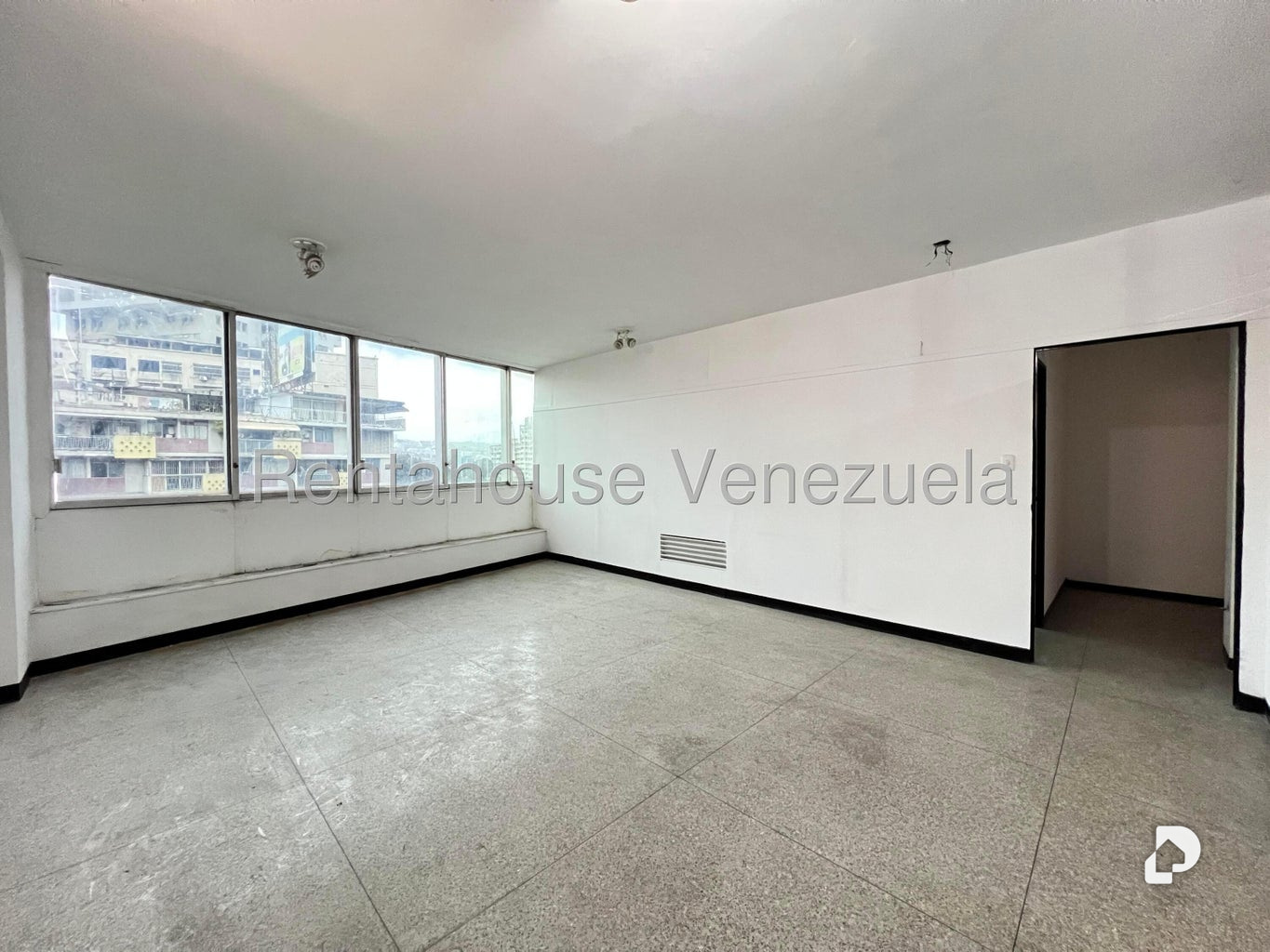Oficina en Chacao, Caracas – 13