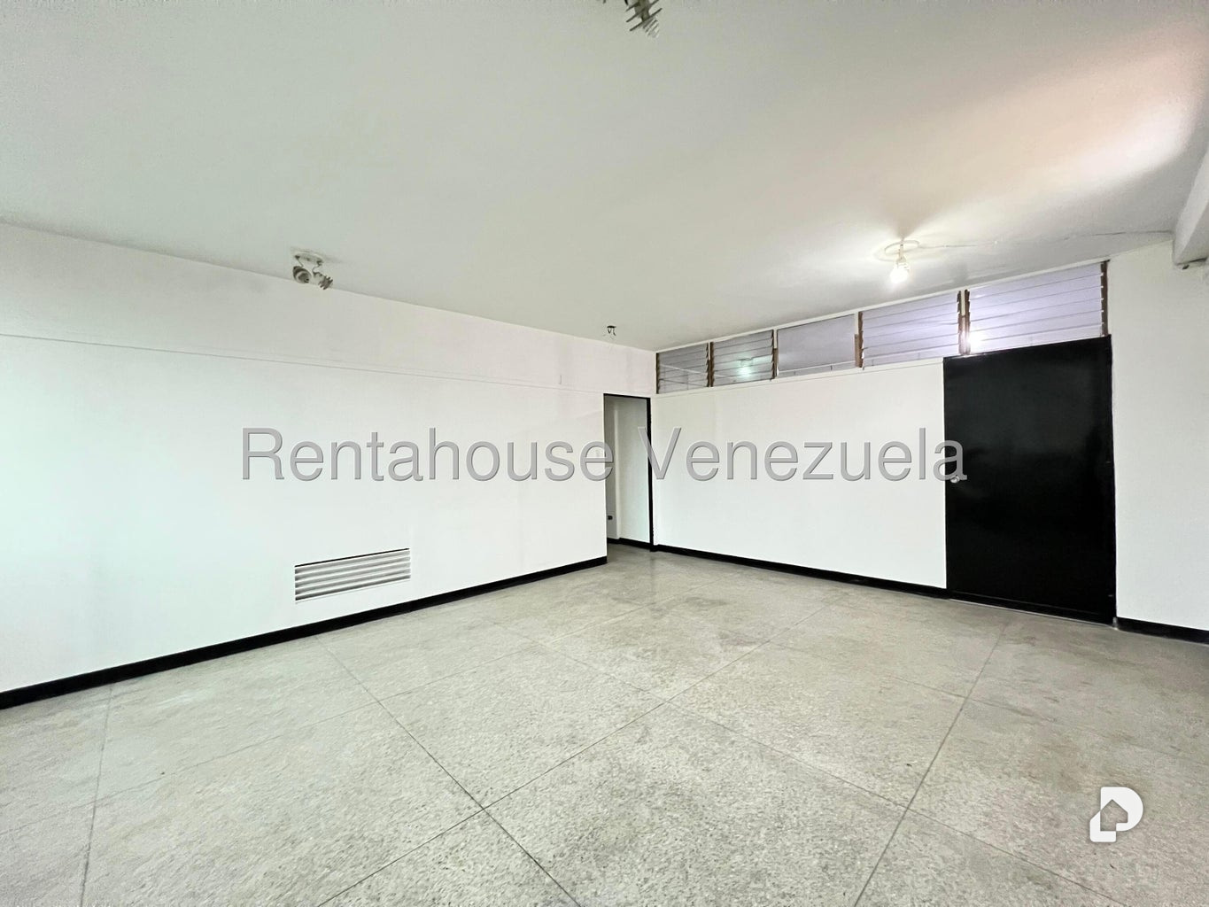 Oficina en Chacao, Caracas – 12
