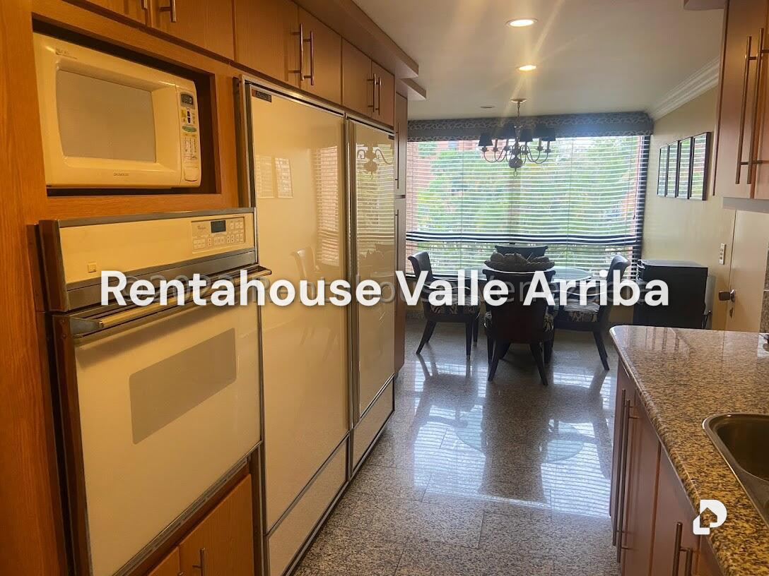 Apartment in Colinas de Valle Arriba, Caracas – 14