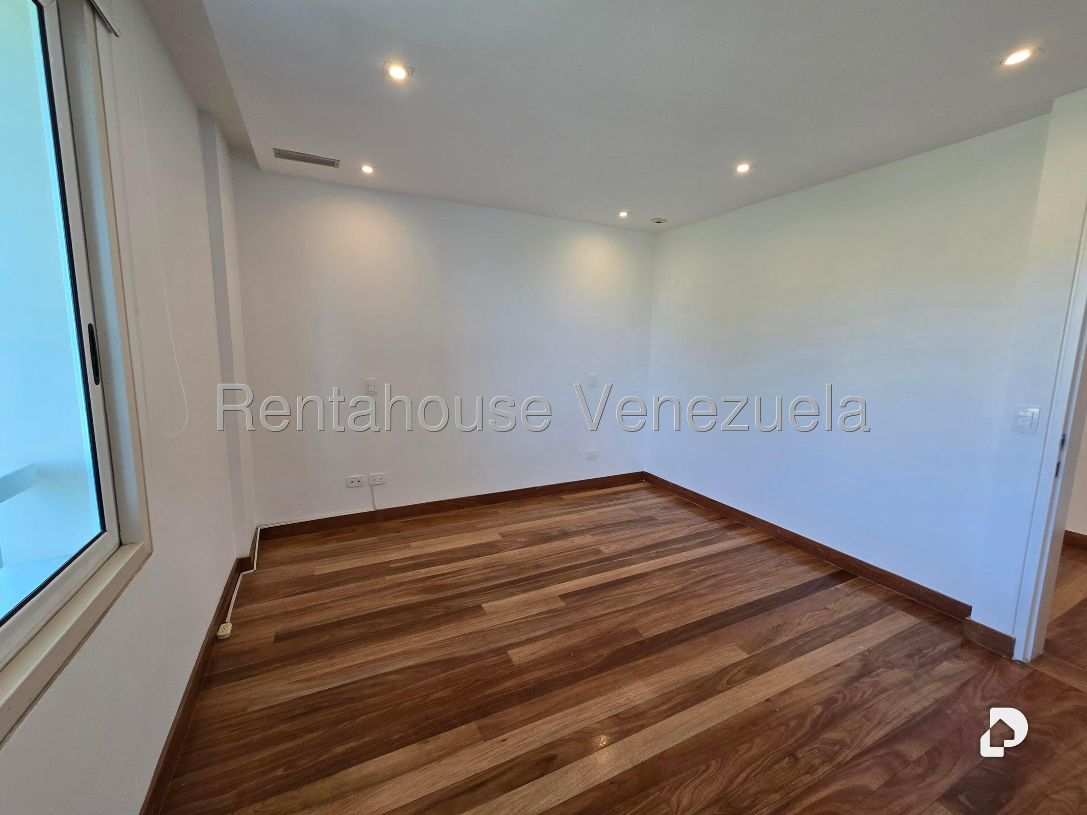 Apartamento en Los Palos Grandes, Caracas – 12