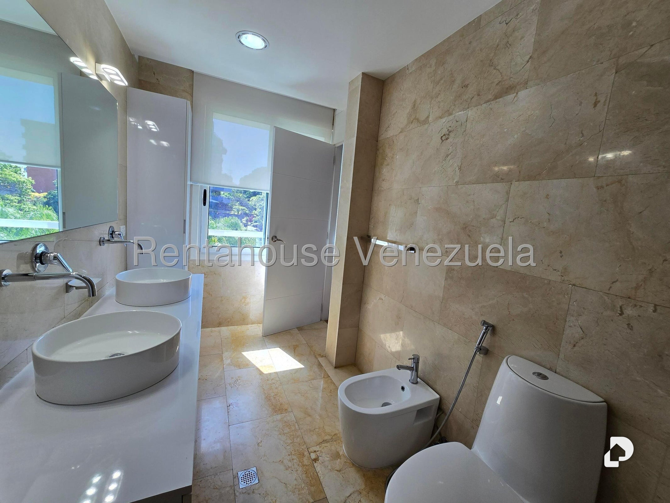 Apartamento en Los Palos Grandes, Caracas – 14