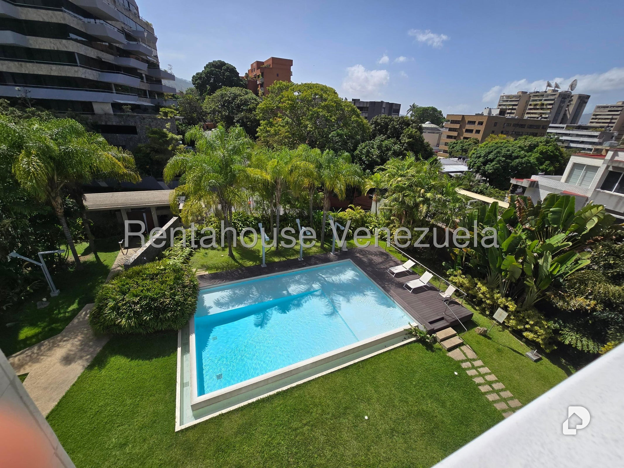 Apartamento en Los Palos Grandes, Caracas – 13
