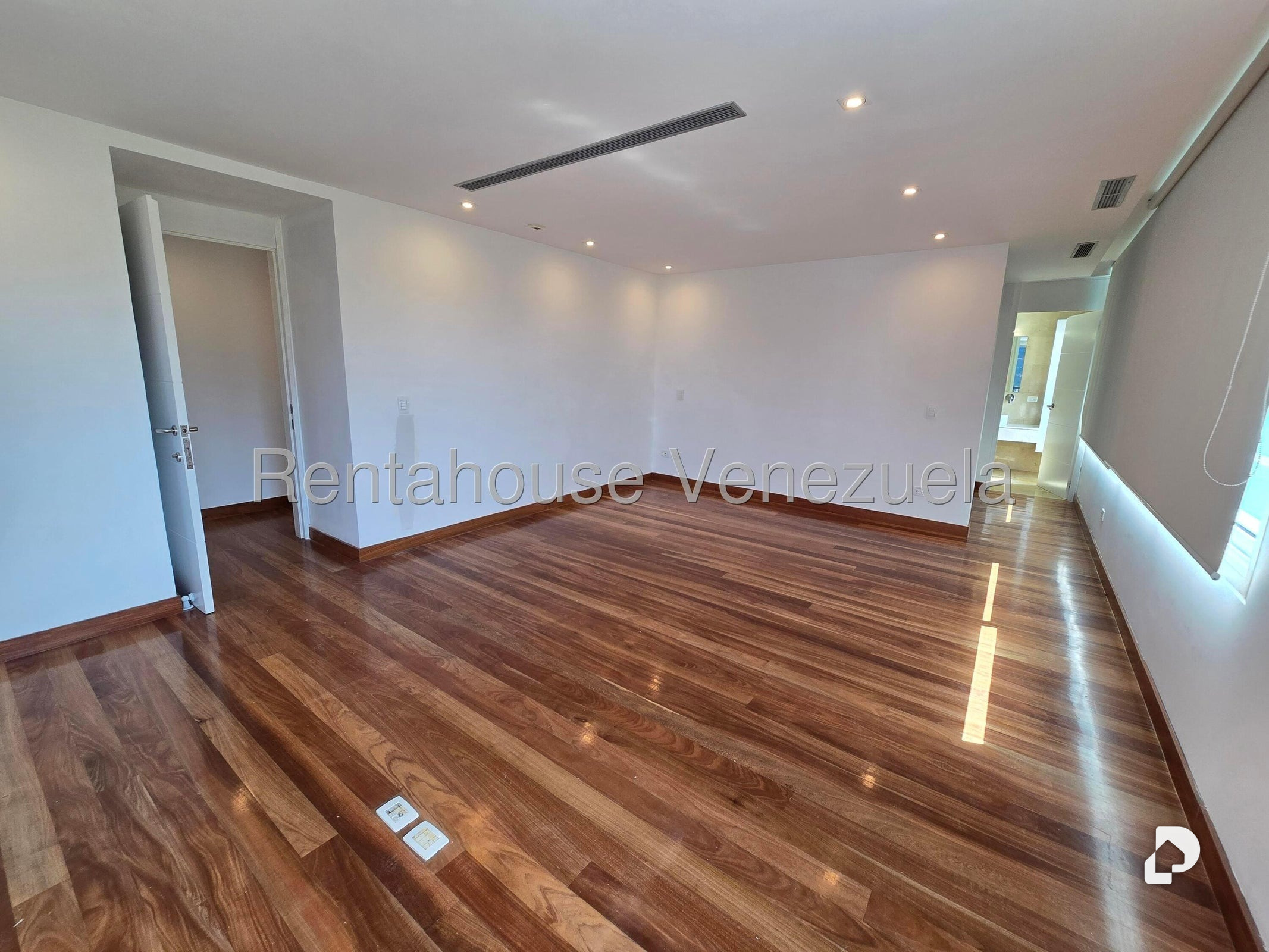 Apartamento en Los Palos Grandes, Caracas – 16