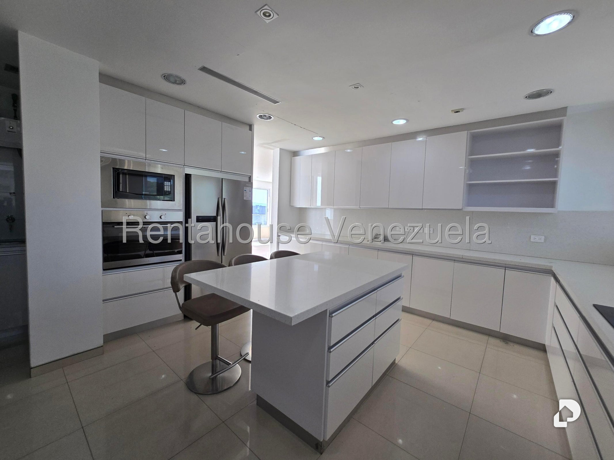 Apartamento en Los Palos Grandes, Caracas – 18