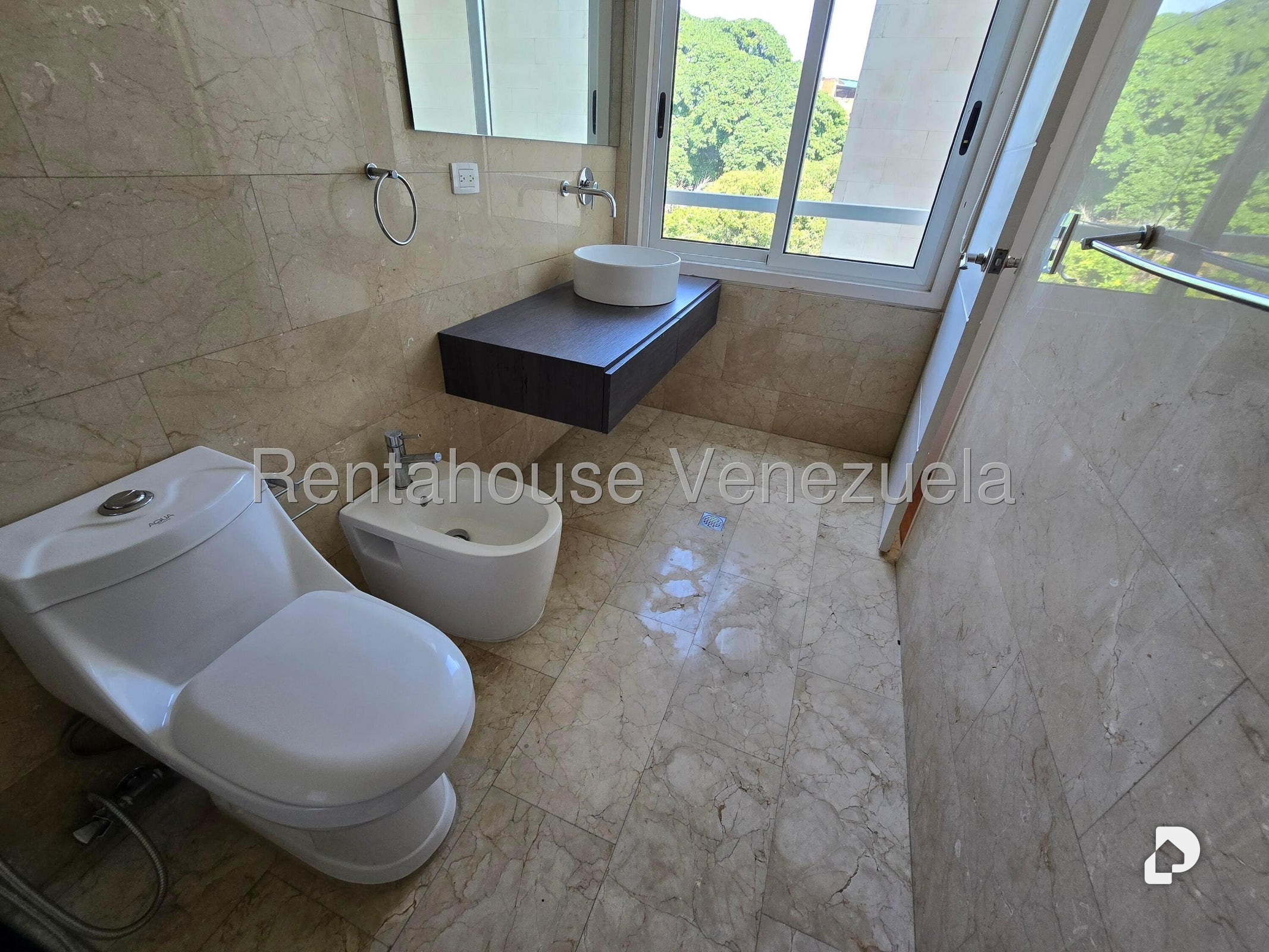 Apartamento en Los Palos Grandes, Caracas – 11