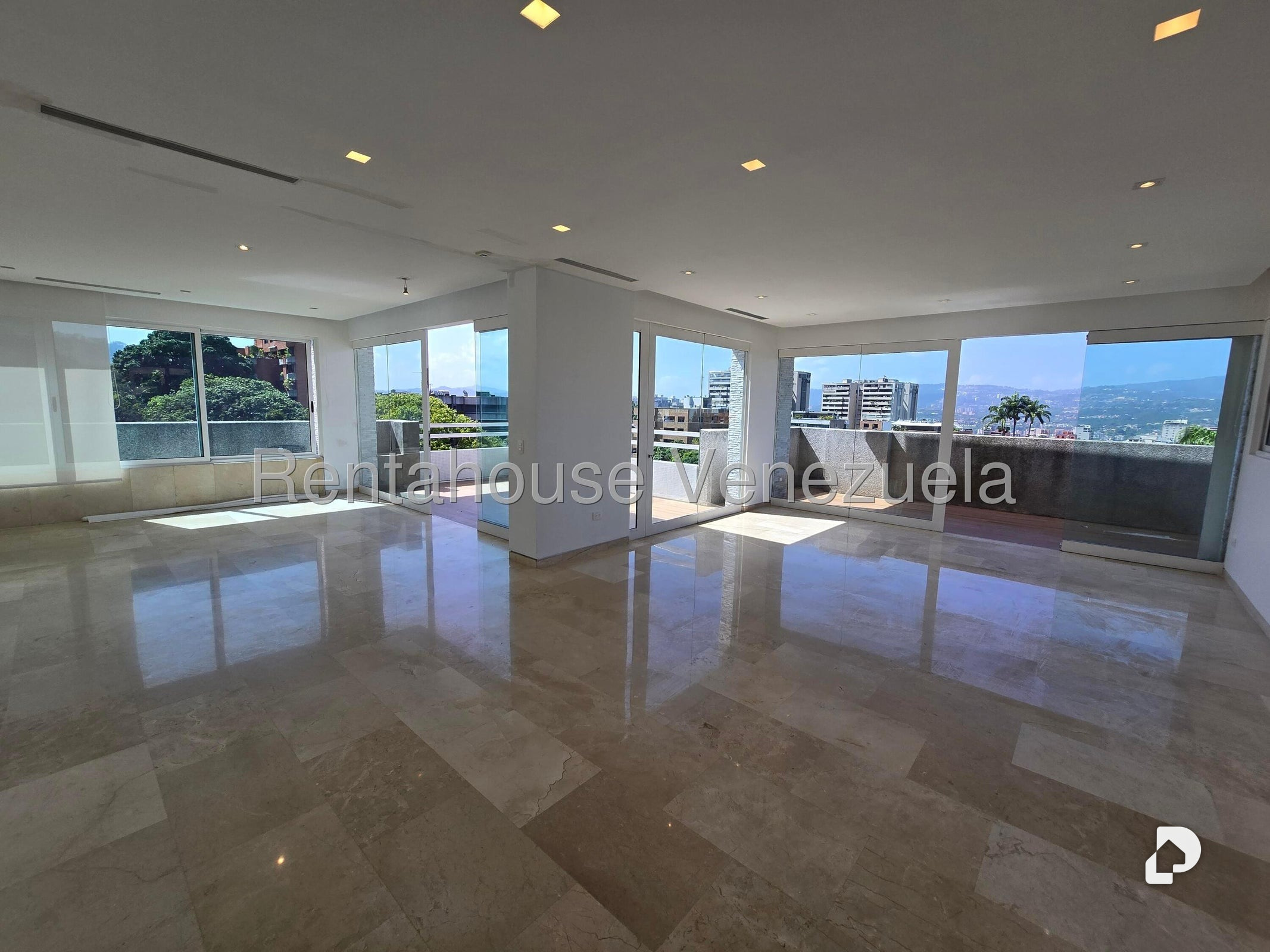 Apartamento en Los Palos Grandes, Caracas – 22