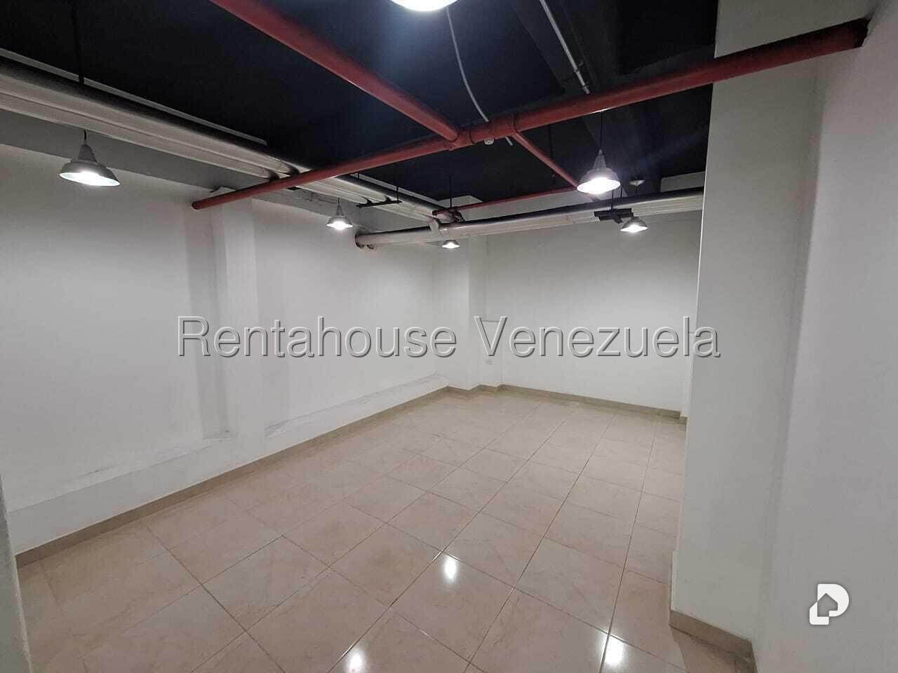 Local comercial en Chuao, Caracas – 10