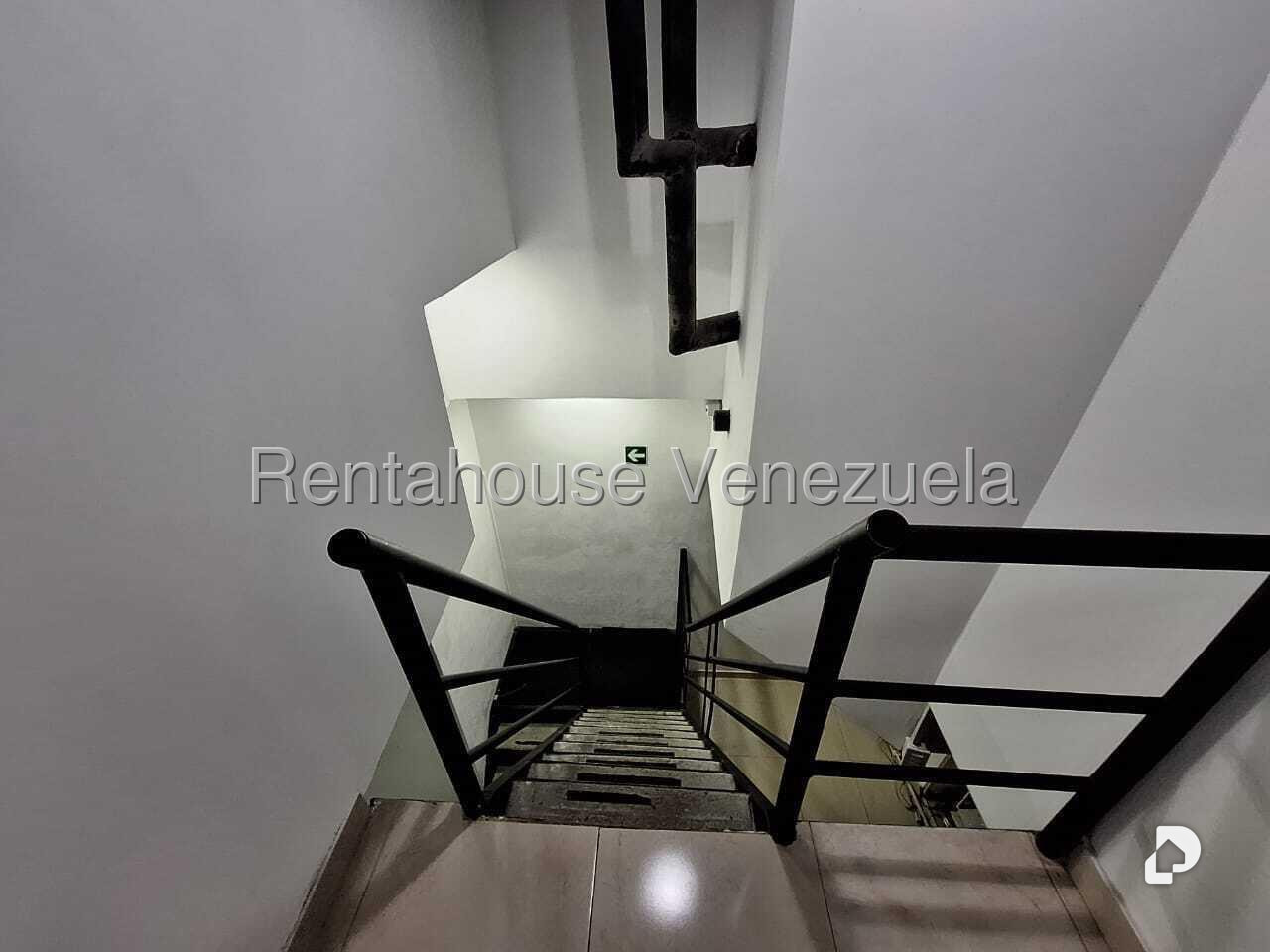 Local comercial en Chuao, Caracas – 11