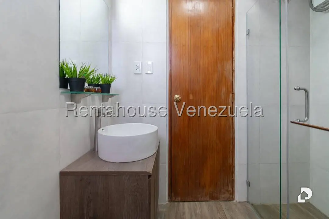 Casa en Colinas de Vista Alegre, Caracas – 51