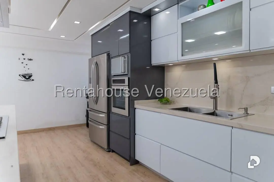 Casa en Colinas de Vista Alegre, Caracas – 28
