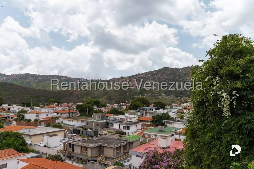 Casa en Colinas de Vista Alegre, Caracas – 58