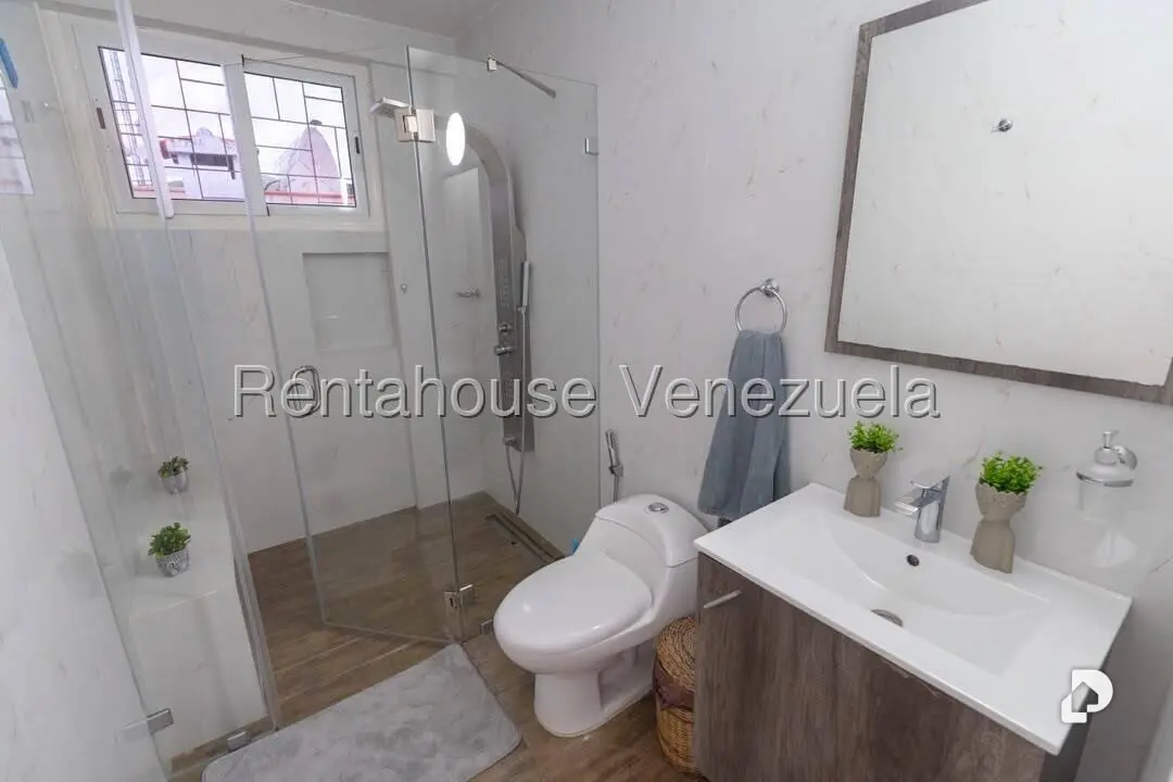 Casa en Colinas de Vista Alegre, Caracas – 48