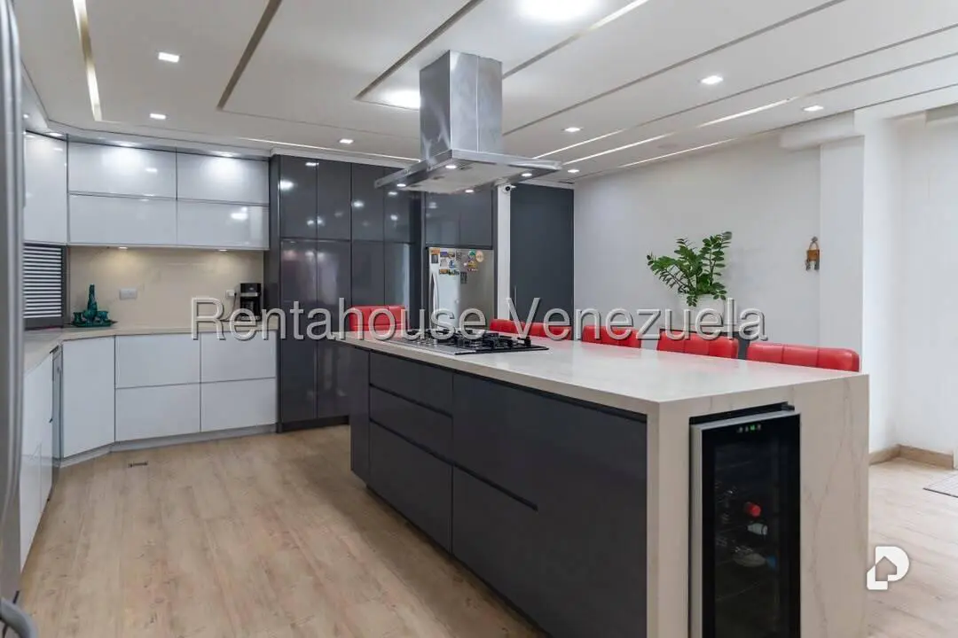 Casa en Colinas de Vista Alegre, Caracas – 26