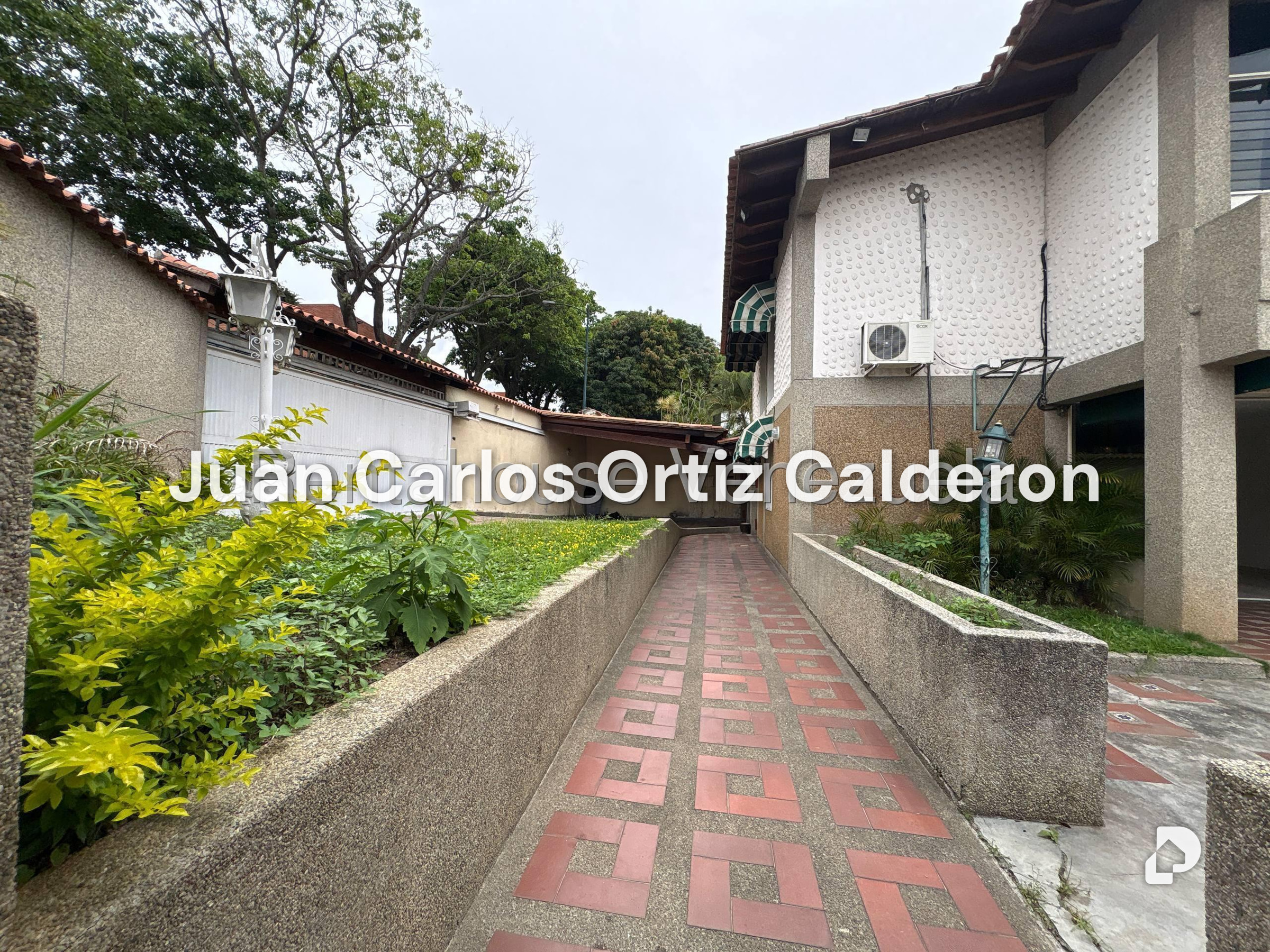 House in La Trinidad, Caracas – 17