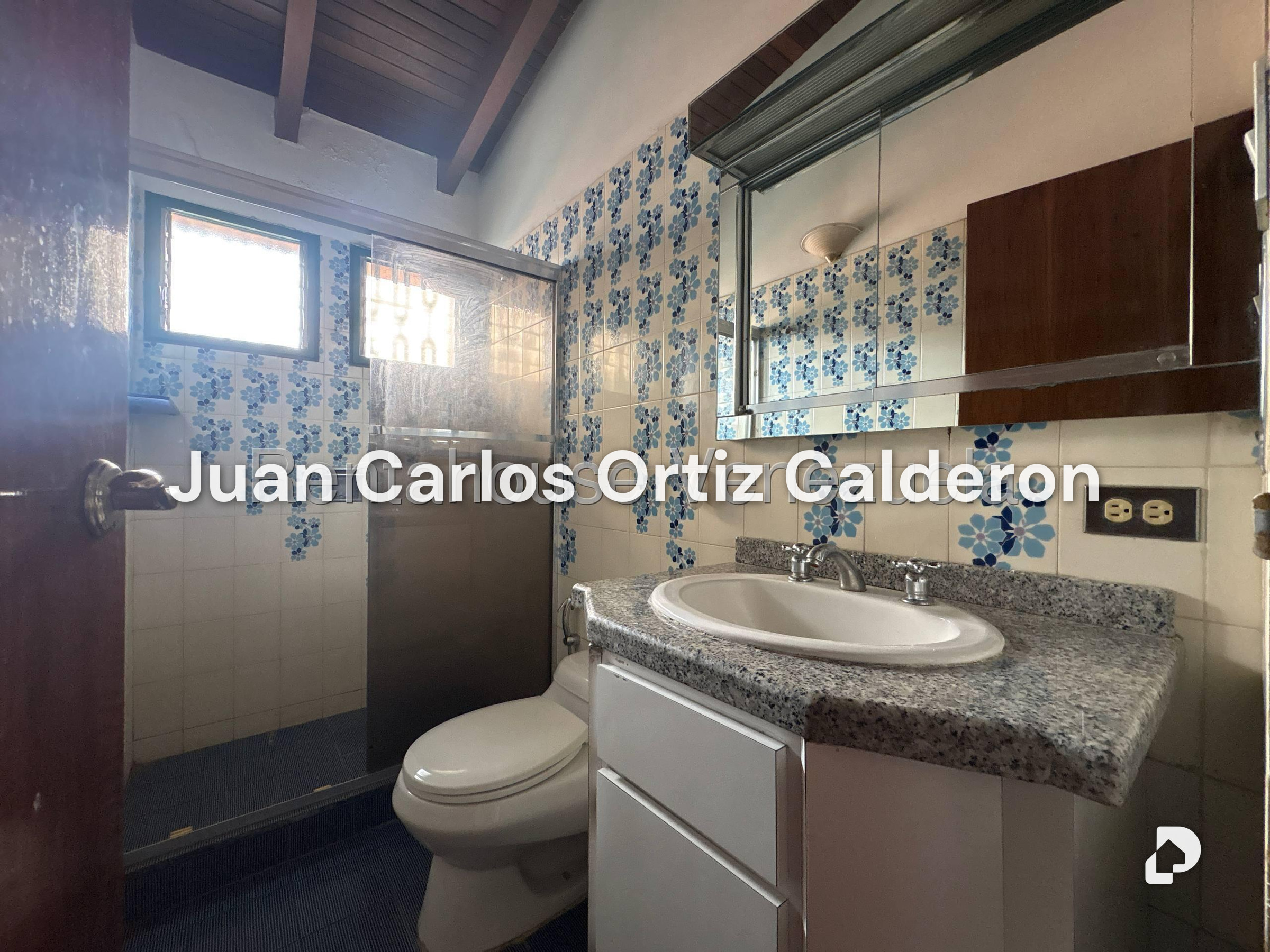House in La Trinidad, Caracas – 28